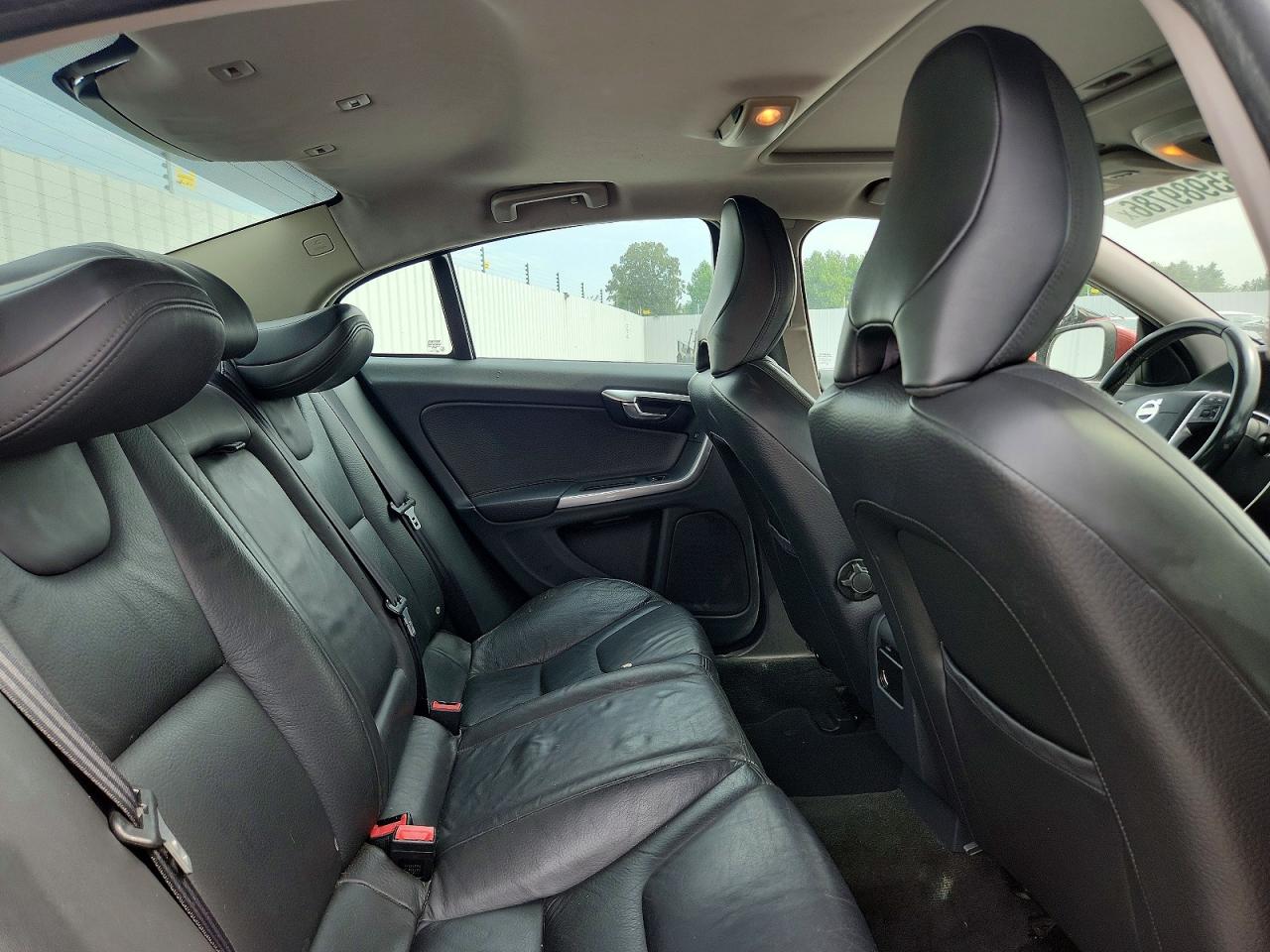 2012 Volvo S60 T5 Burgundy vin: YV1622FS1C2055388
