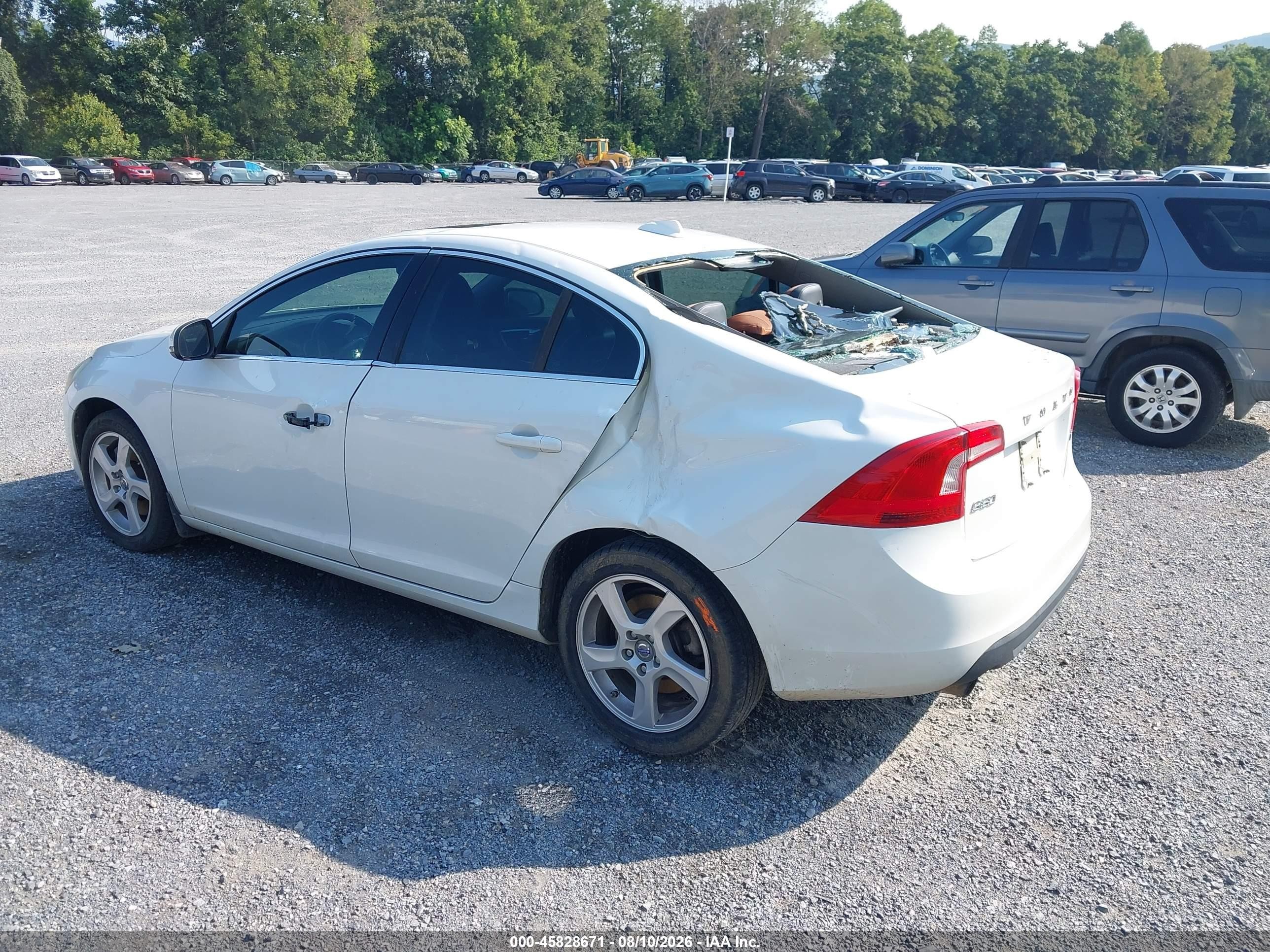 2012 Volvo S60 T5/t5 W/moonroof White vin: YV1622FS1C2106050