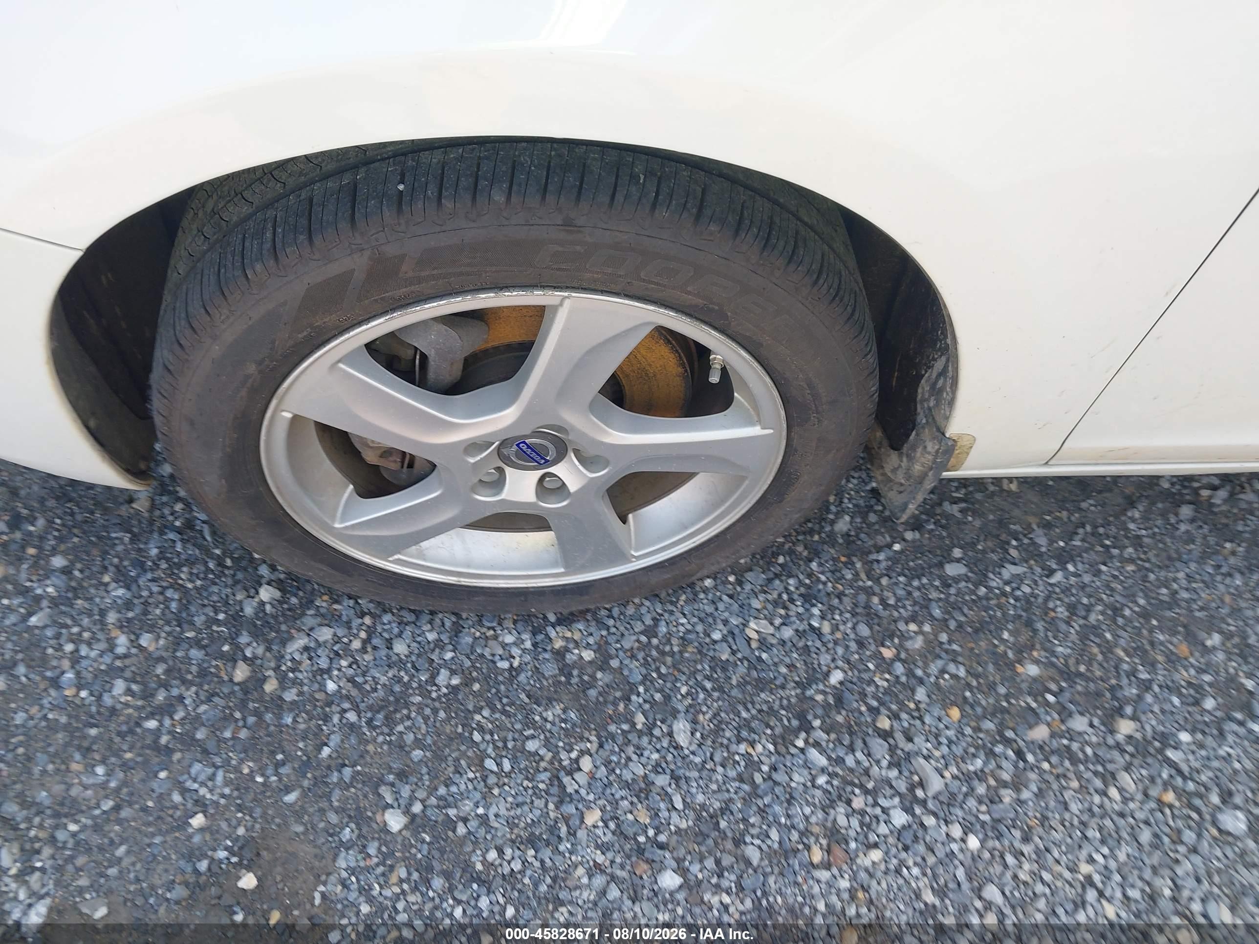 2012 Volvo S60 T5/t5 W/moonroof White vin: YV1622FS1C2106050