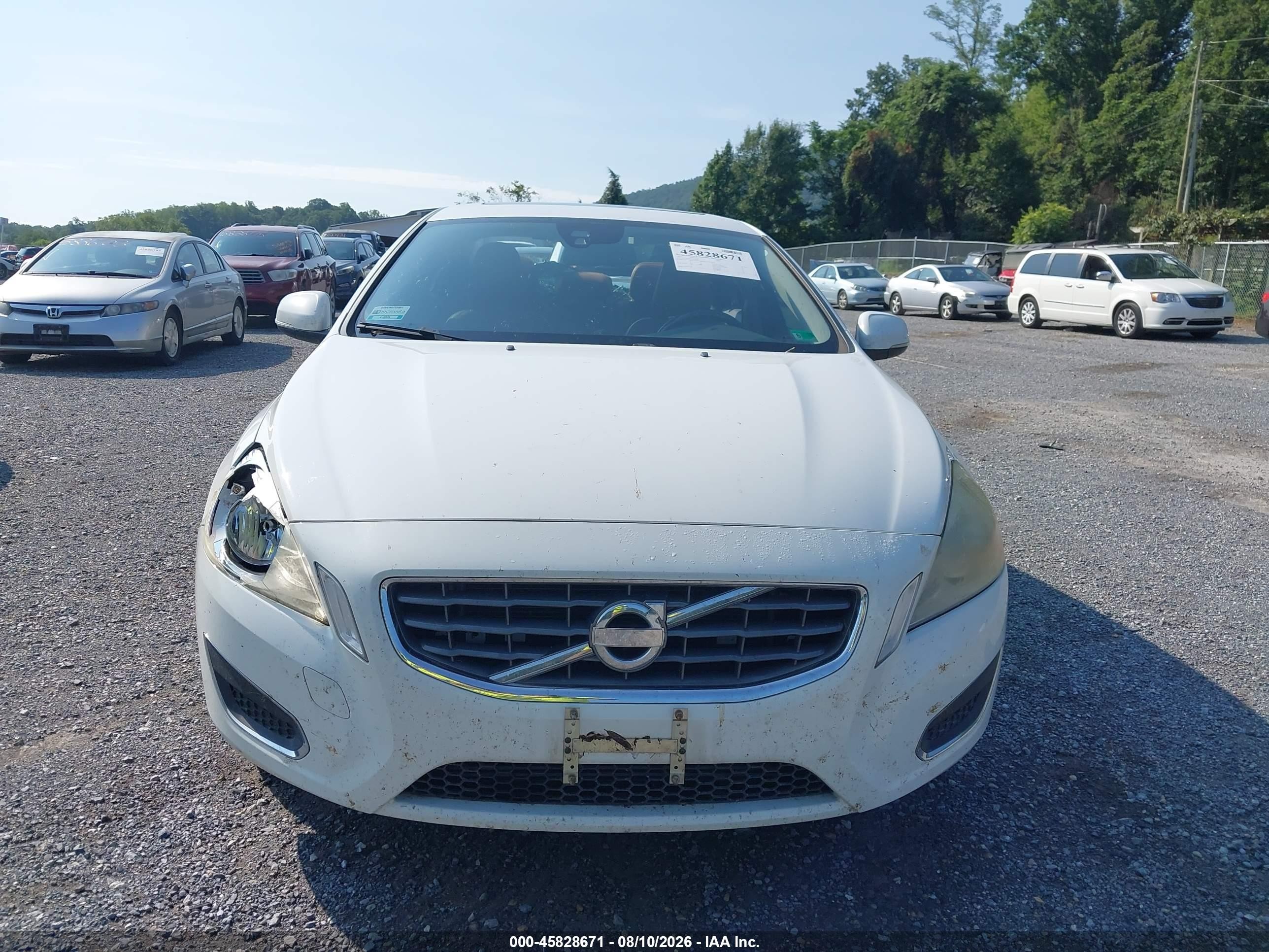 2012 Volvo S60 T5/t5 W/moonroof White vin: YV1622FS1C2106050