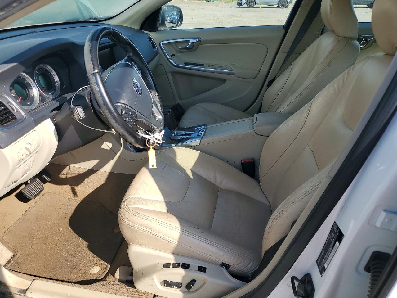 2012 Volvo S60 T5 White vin: YV1622FS1C2106789