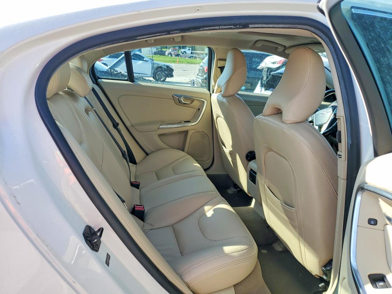 2012 Volvo S60 T5 White vin: YV1622FS1C2106789
