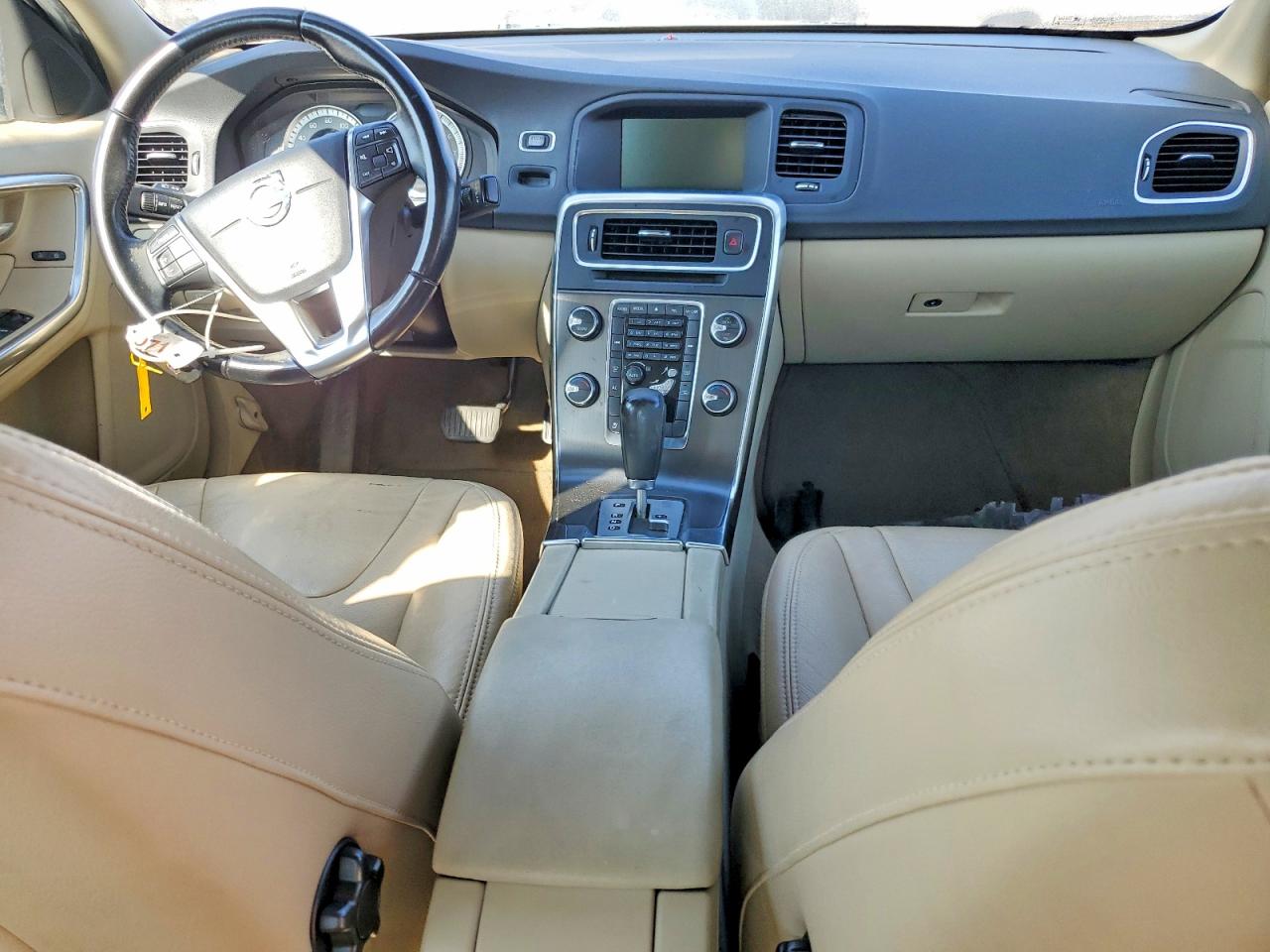 2012 Volvo S60 T5 White vin: YV1622FS1C2106789