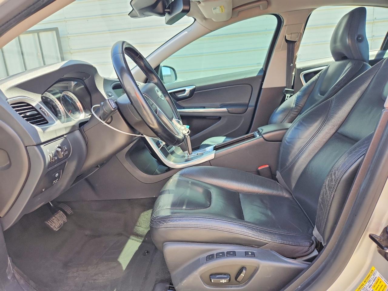 2012 Volvo S60 T5 Серебряный vin: YV1622FS1C2112351