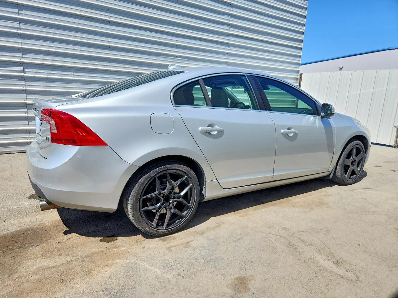 2012 Volvo S60 T5 Серебряный vin: YV1622FS1C2112351