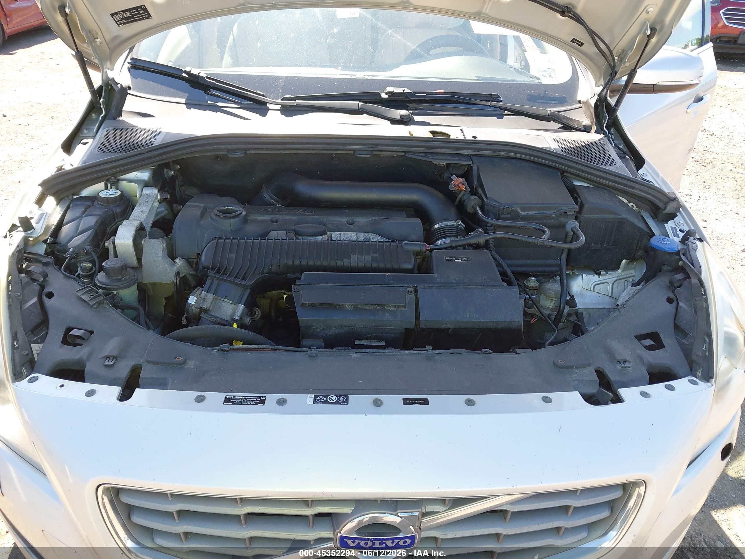 2012 Volvo S60 T5 Silver vin: YV1622FS1C2114584