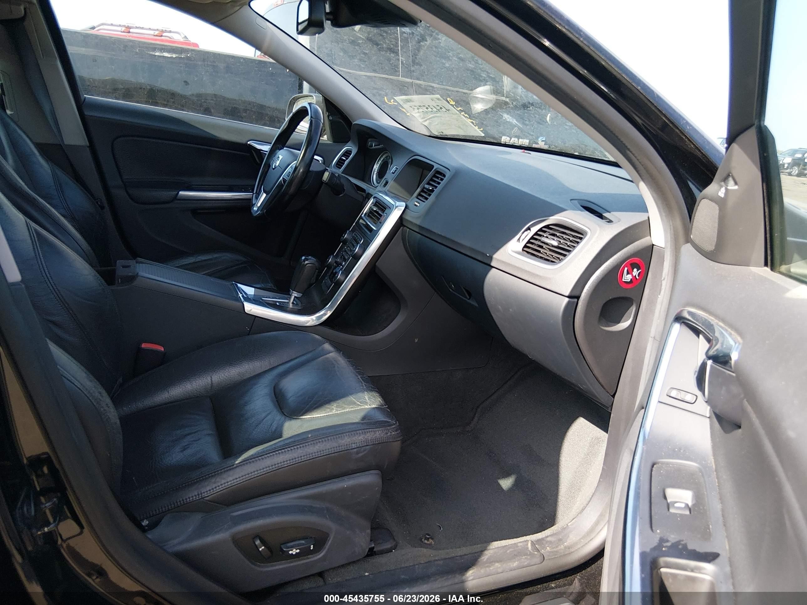 2012 Volvo S60 T5/t5 W/moonroof Black vin: YV1622FS1C2115377