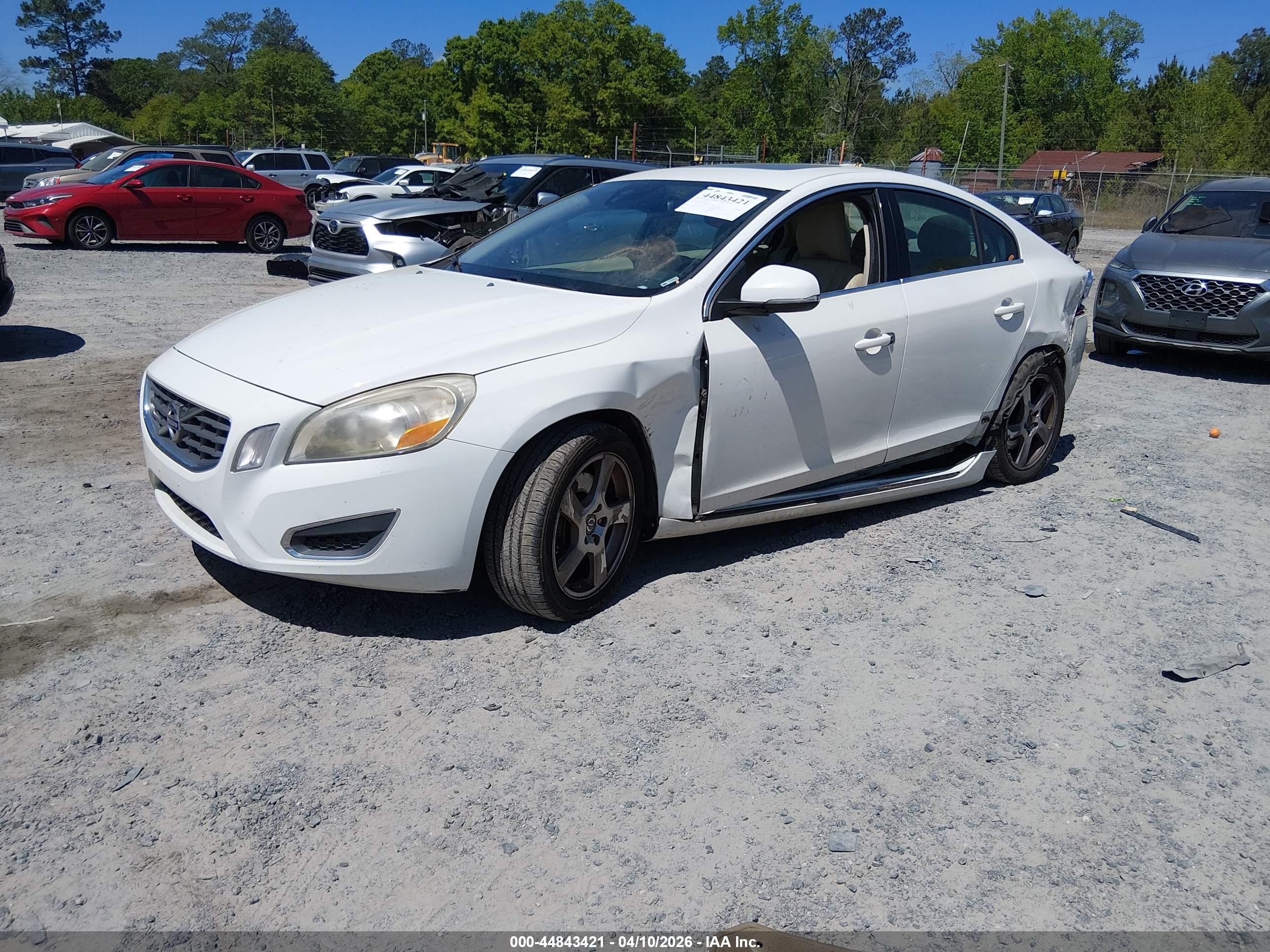 2012 Volvo S60 T5 White vin: YV1622FS2C2026076