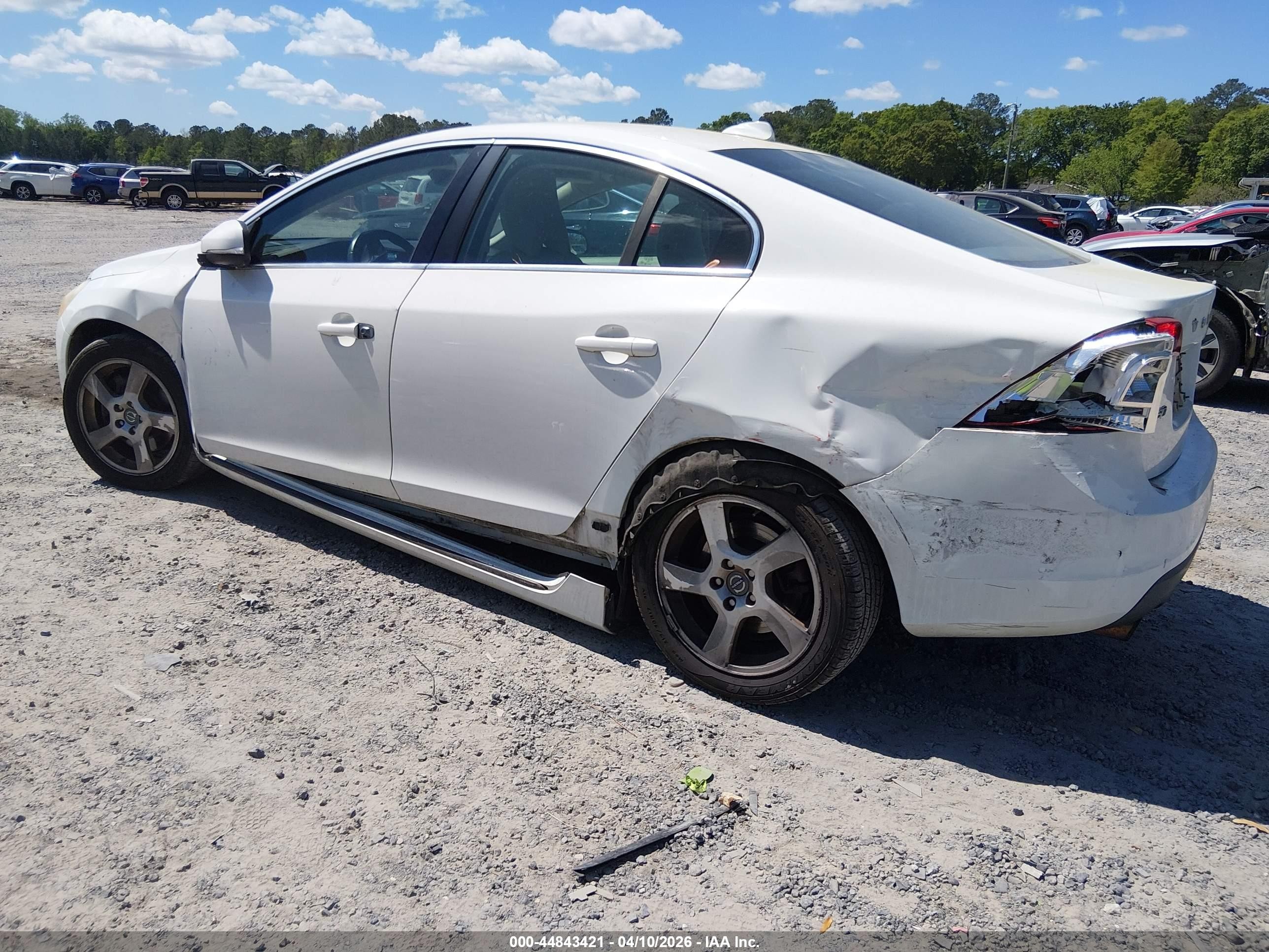 2012 Volvo S60 T5 White vin: YV1622FS2C2026076