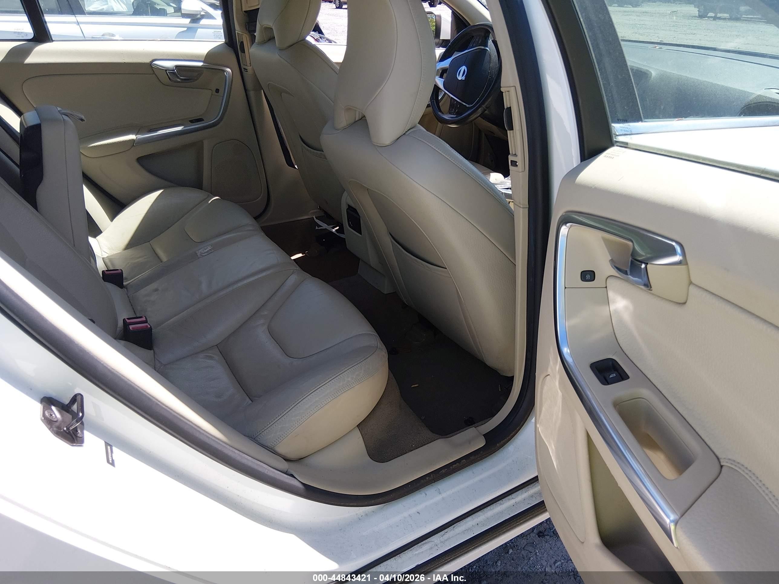 2012 Volvo S60 T5 White vin: YV1622FS2C2026076