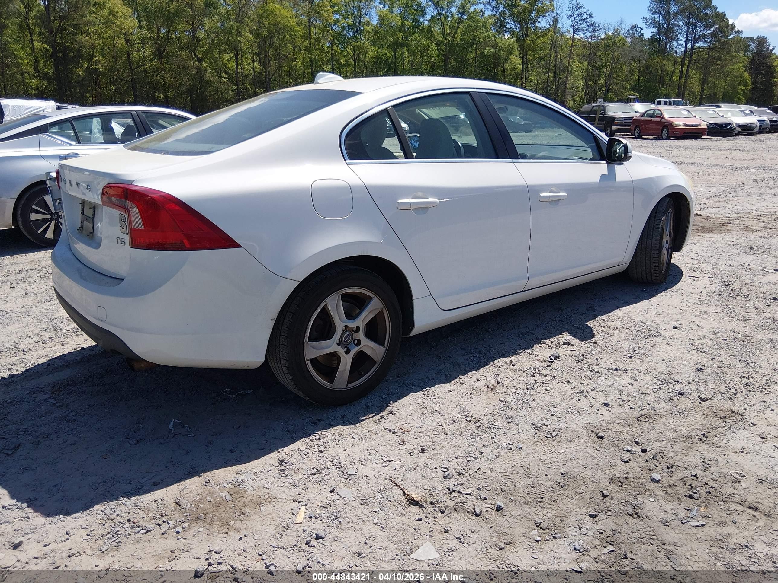 2012 Volvo S60 T5 White vin: YV1622FS2C2026076