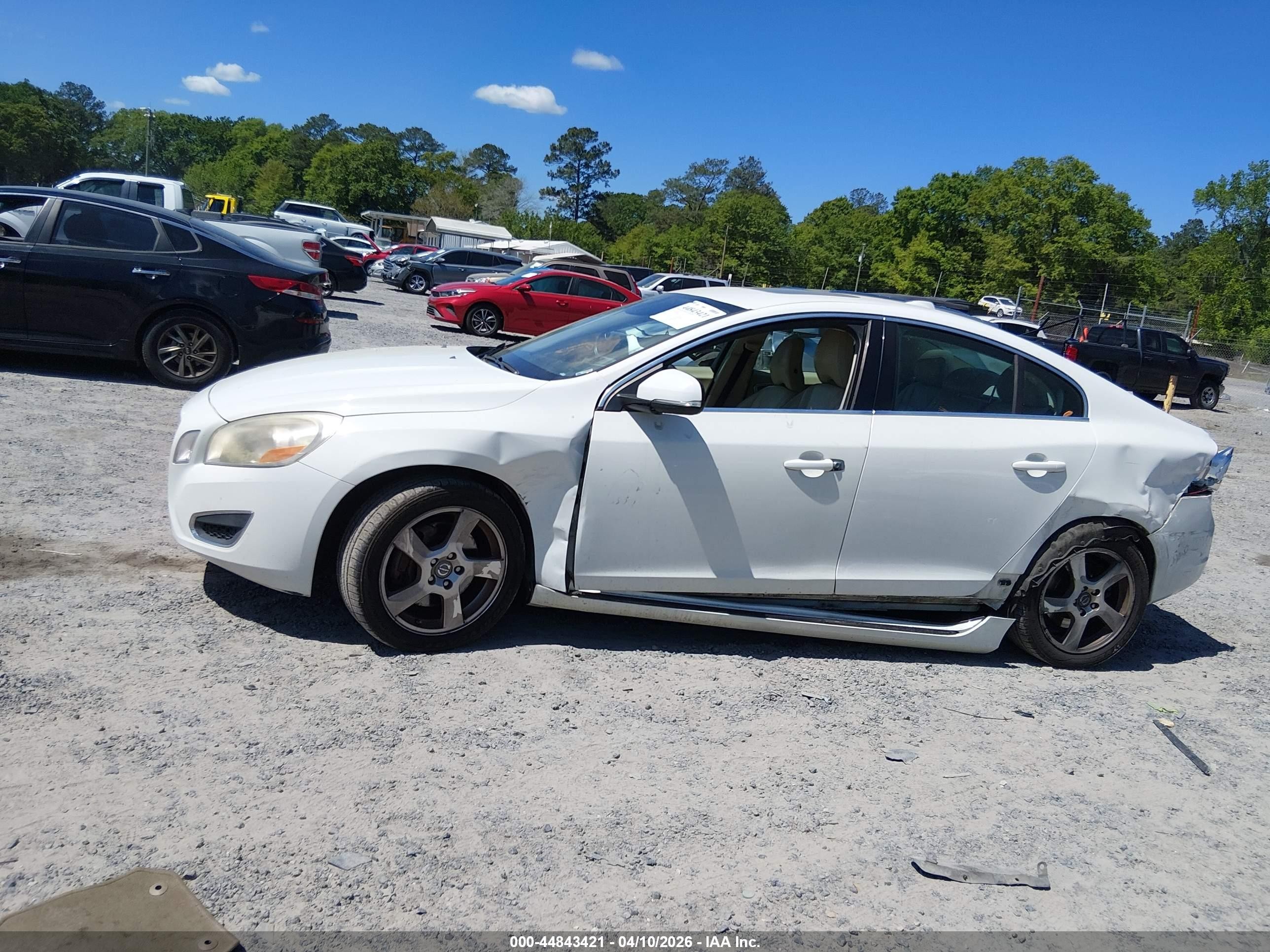 2012 Volvo S60 T5 White vin: YV1622FS2C2026076