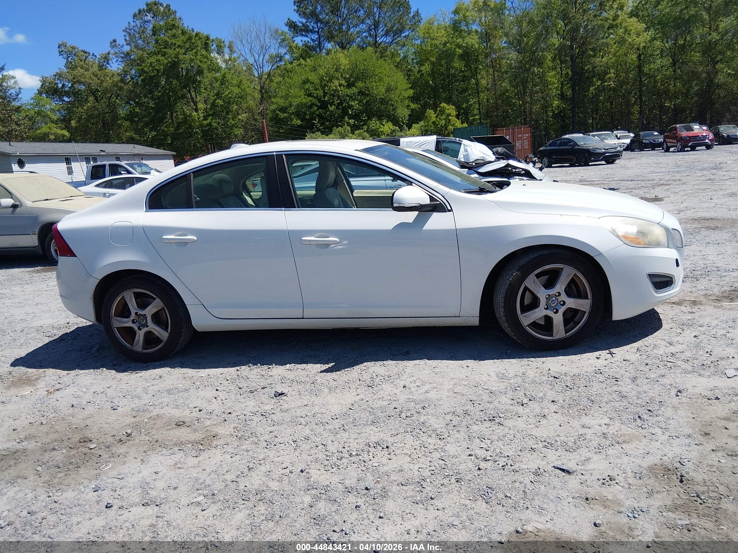 2012 Volvo S60 T5 White vin: YV1622FS2C2026076