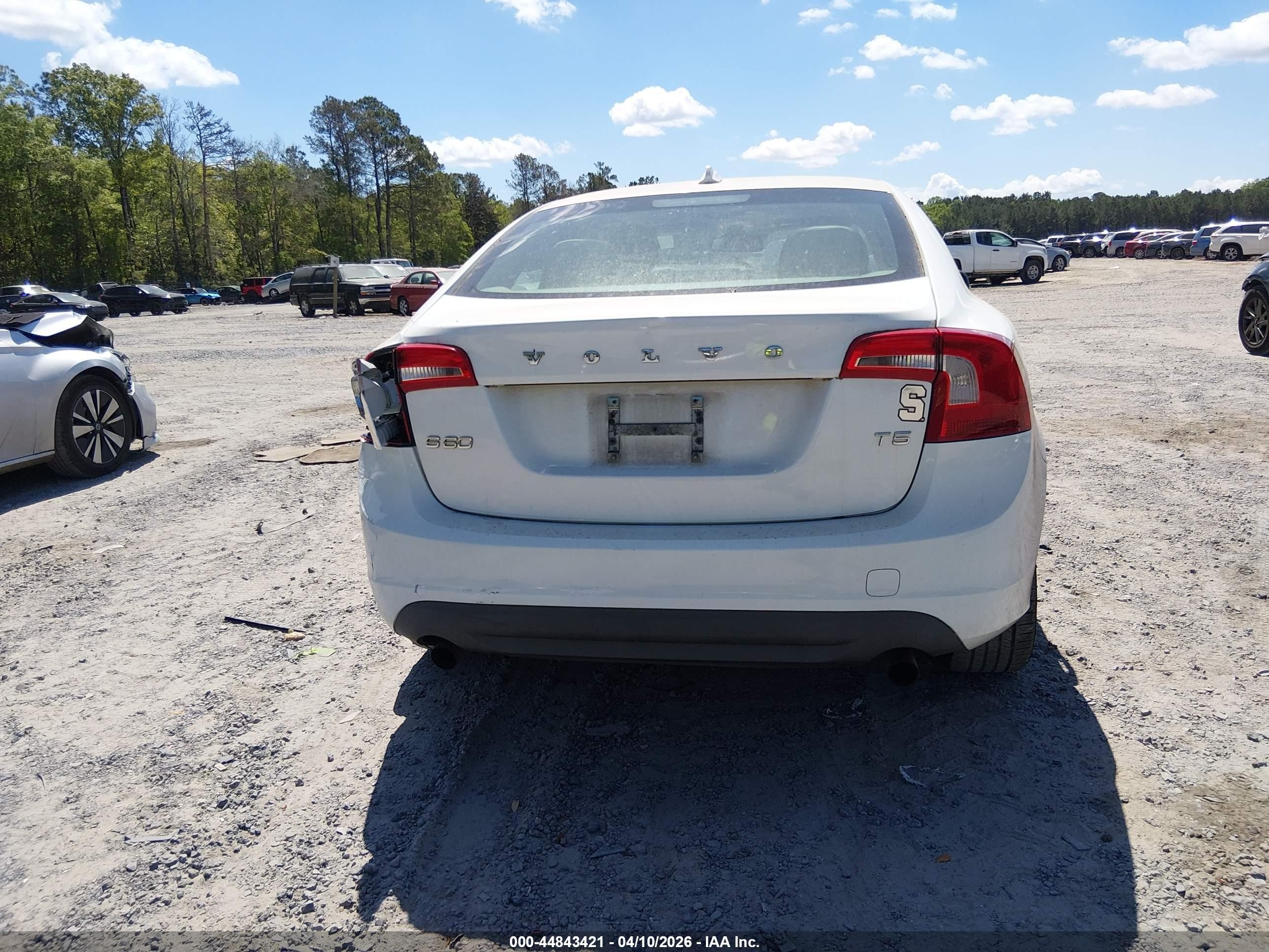 2012 Volvo S60 T5 White vin: YV1622FS2C2026076