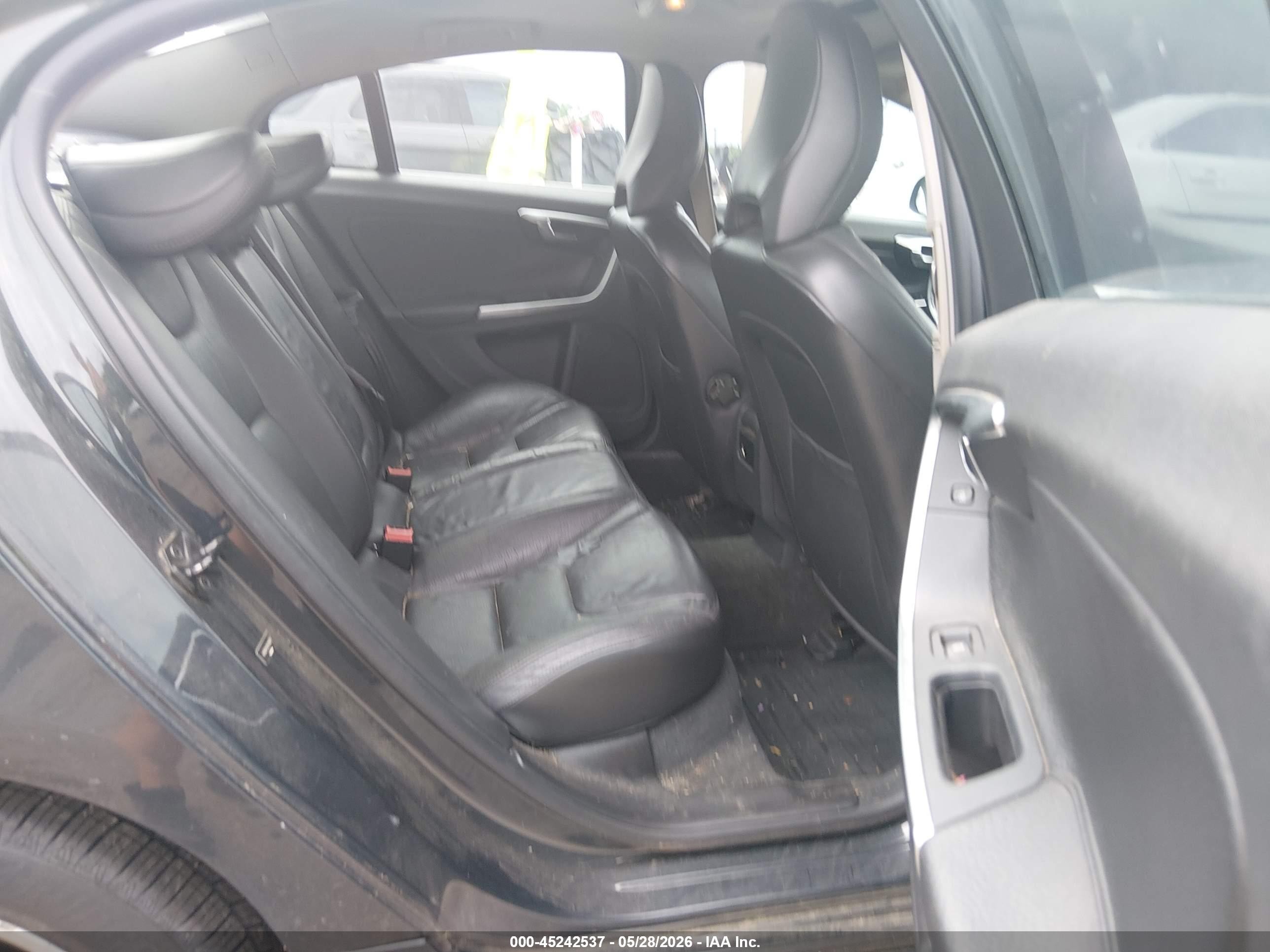 2012 Volvo S60 T5 Черный vin: YV1622FS2C2128073
