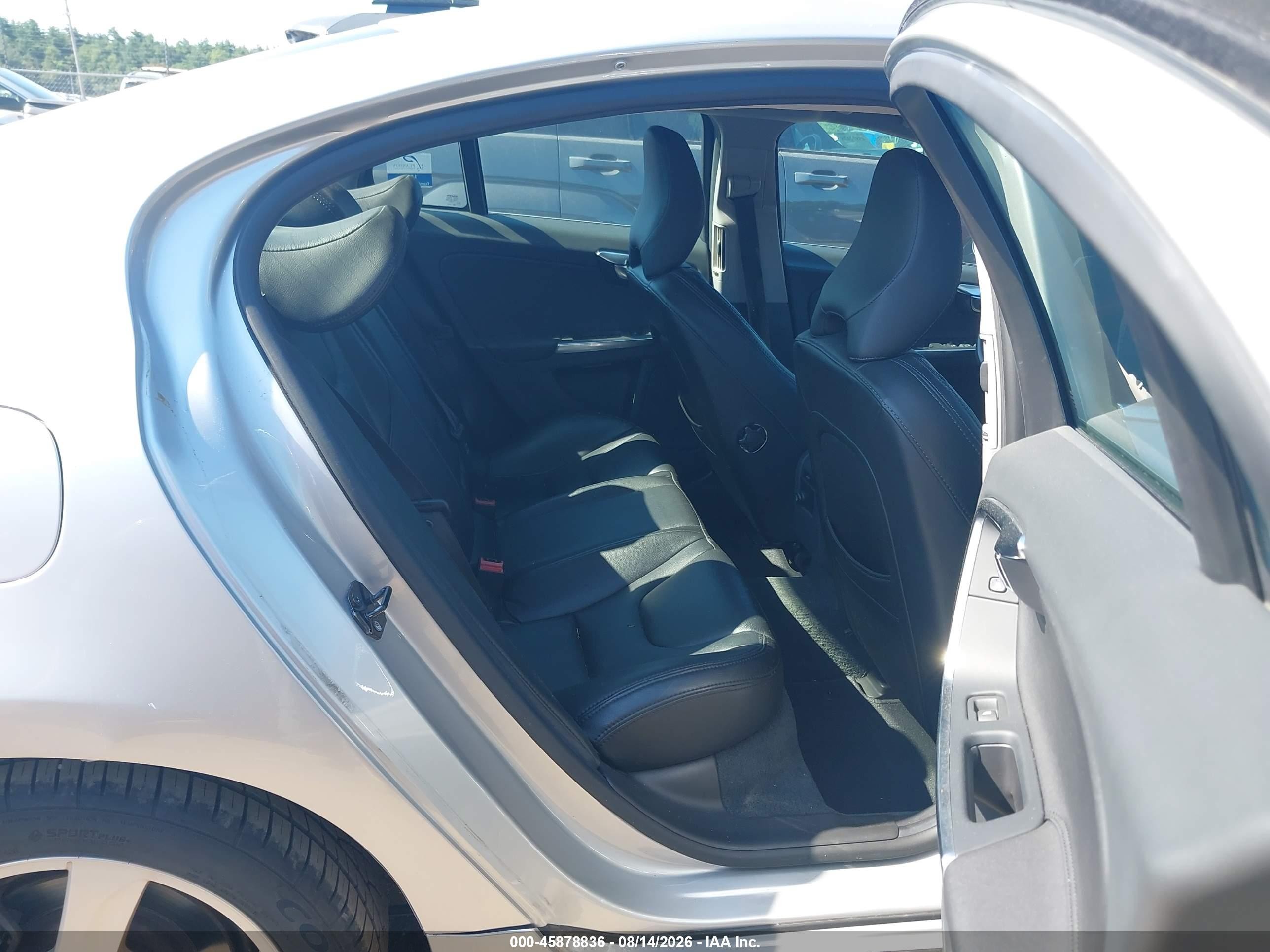 2012 Volvo S60 T5/t5 W/moonroof Silver vin: YV1622FS2C2129126