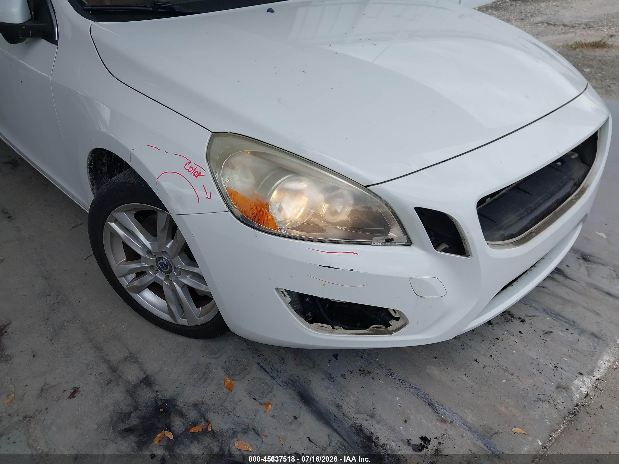 2012 Volvo S60 T5/t5 W/moonroof White vin: YV1622FS2C2137260