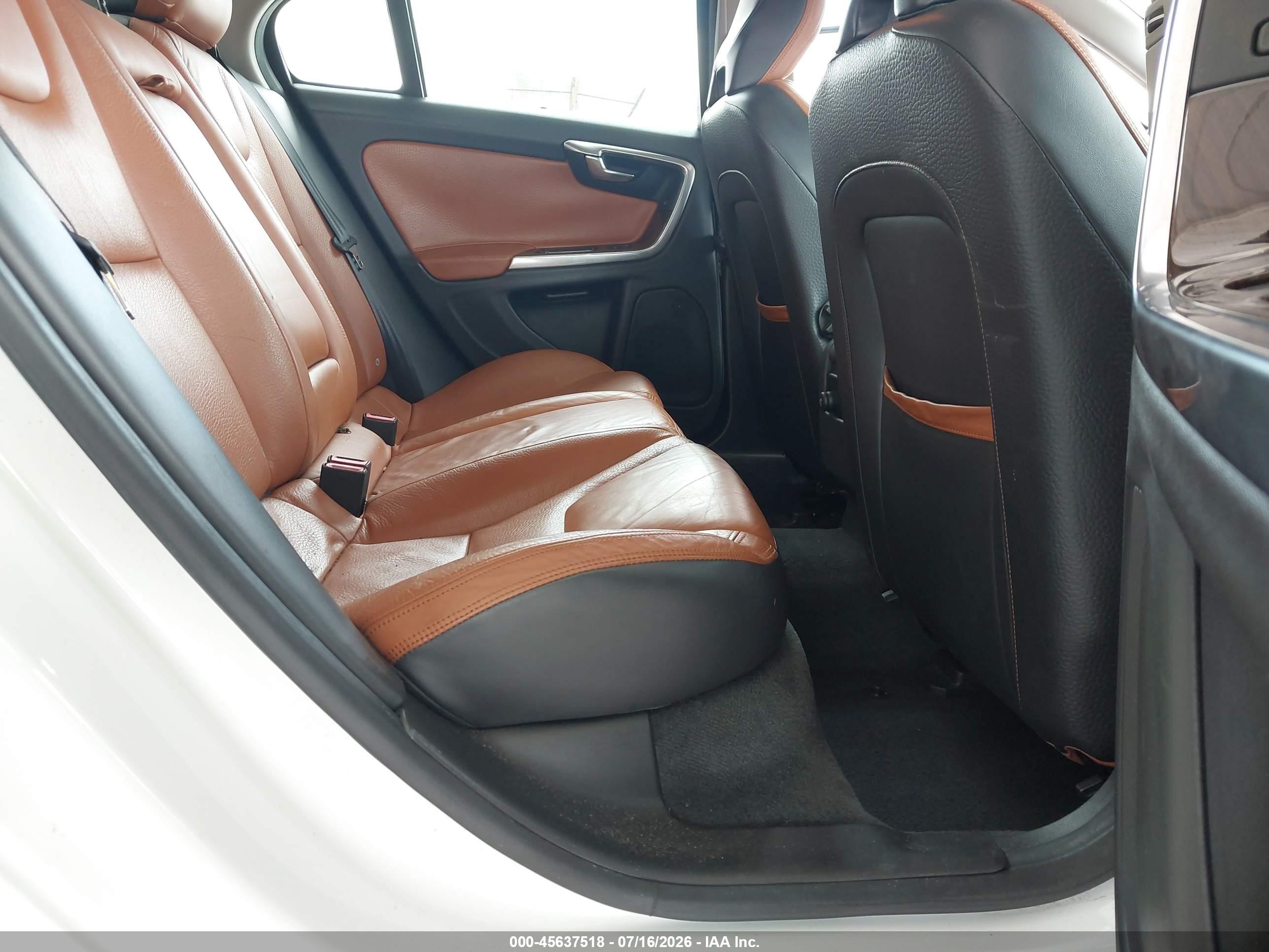 2012 Volvo S60 T5/t5 W/moonroof White vin: YV1622FS2C2137260