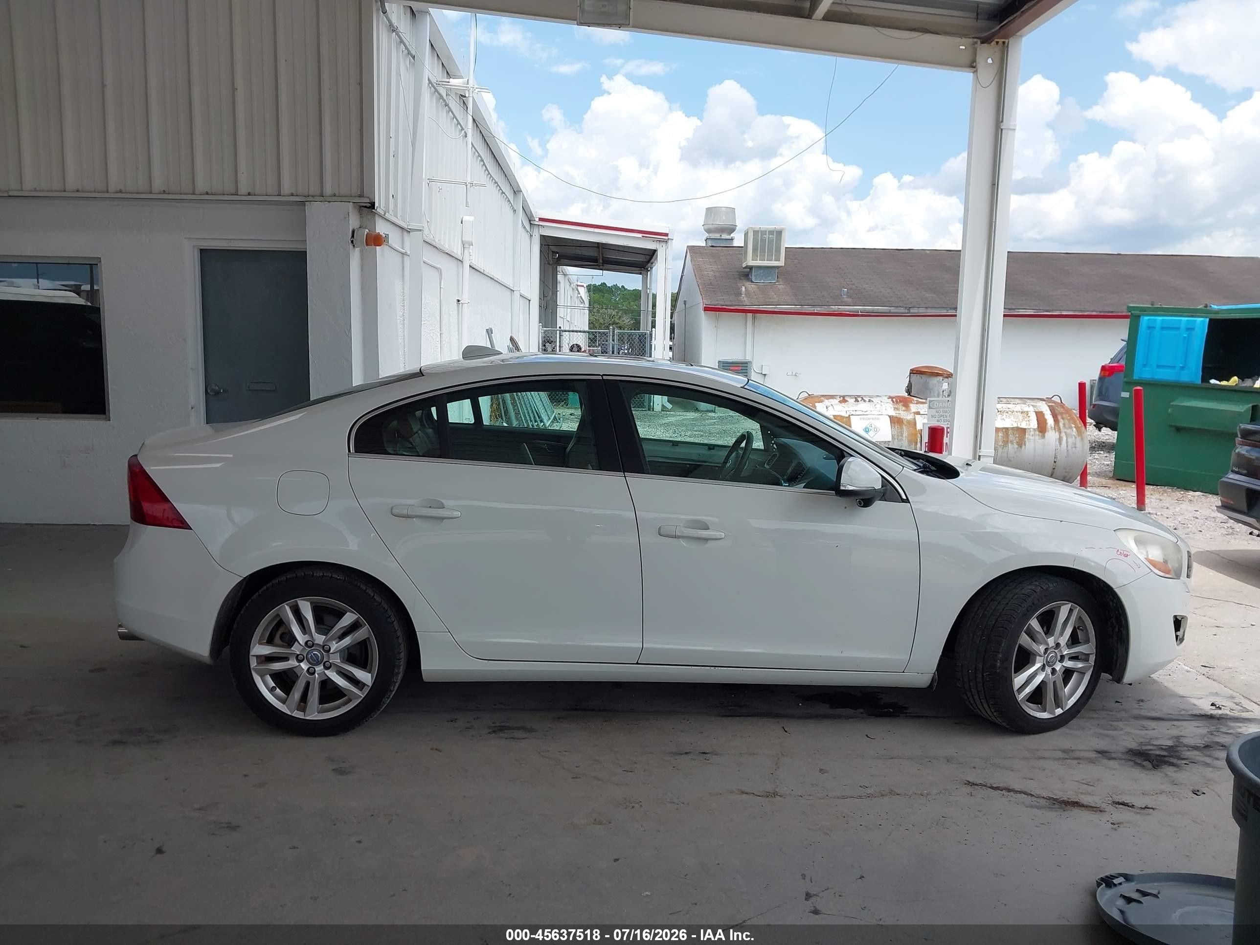 2012 Volvo S60 T5/t5 W/moonroof White vin: YV1622FS2C2137260