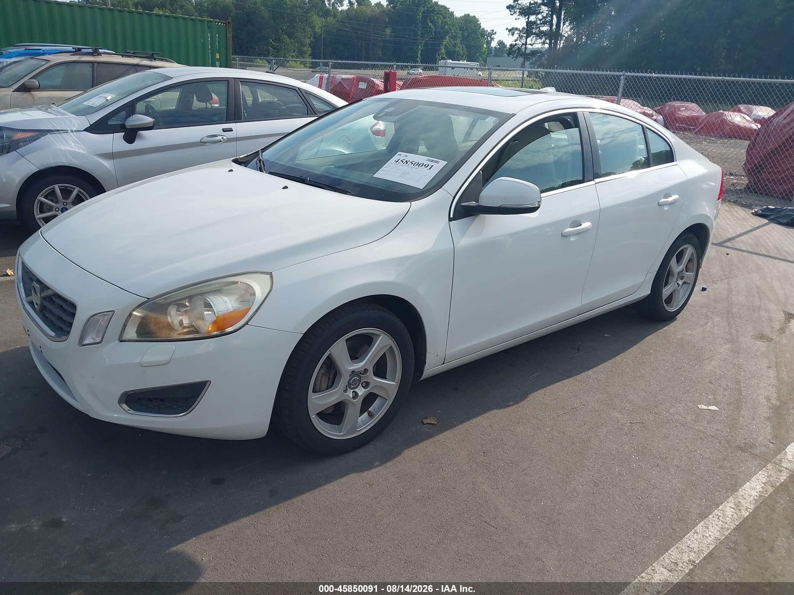 2012 Volvo S60 T5 White vin: YV1622FS3C2043386