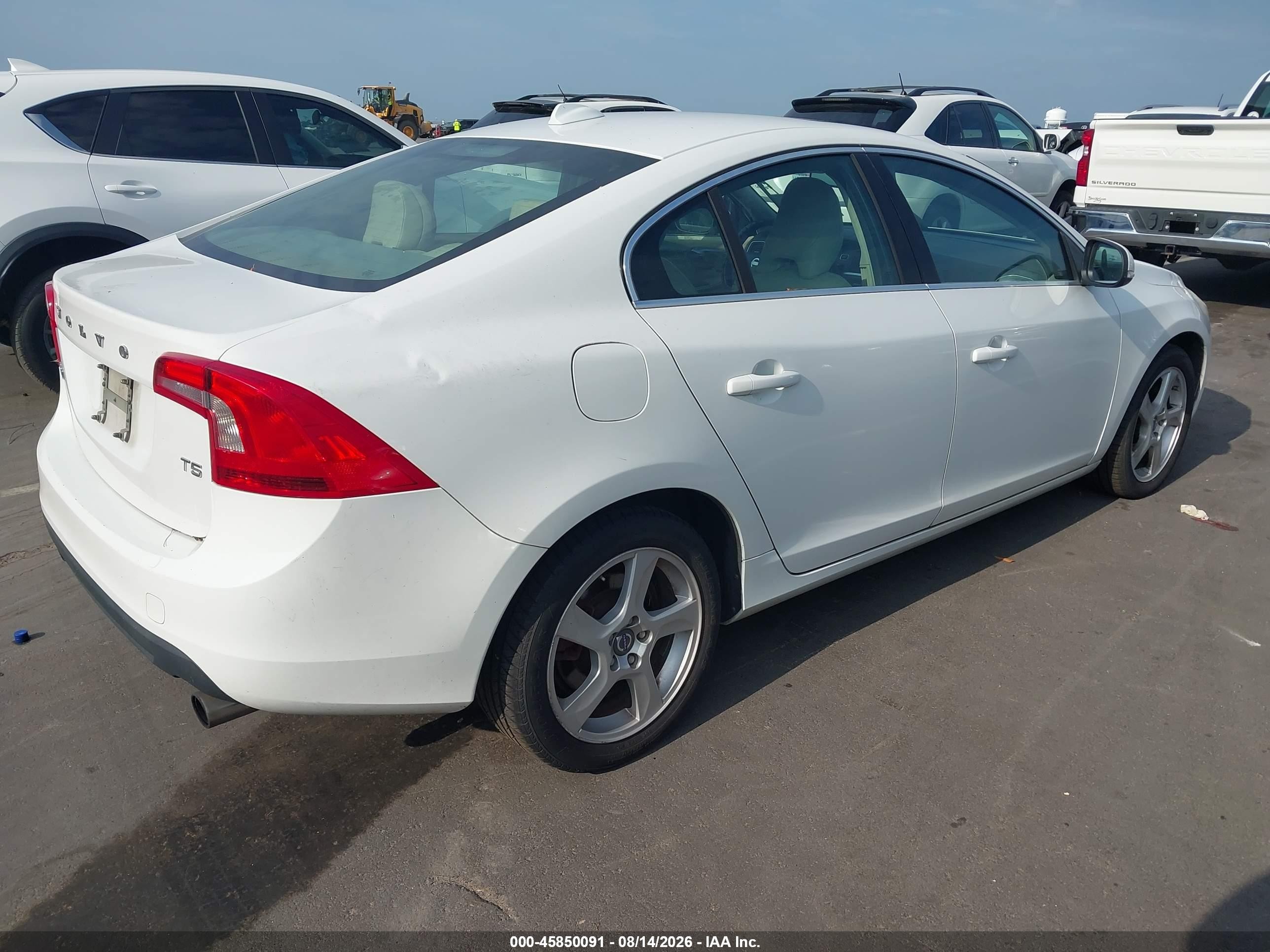 2012 Volvo S60 T5 White vin: YV1622FS3C2043386