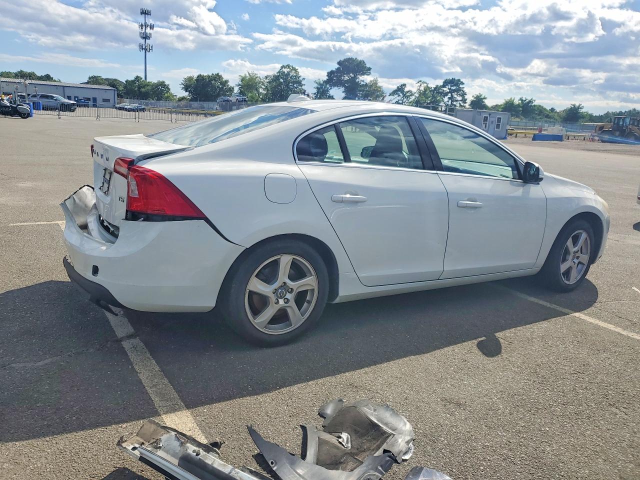 2012 Volvo S60 T5 White vin: YV1622FS3C2046725
