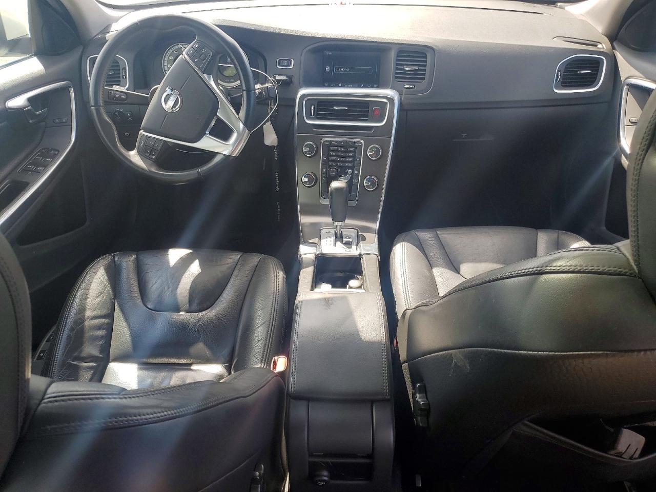 2012 Volvo S60 T5 White vin: YV1622FS3C2046725