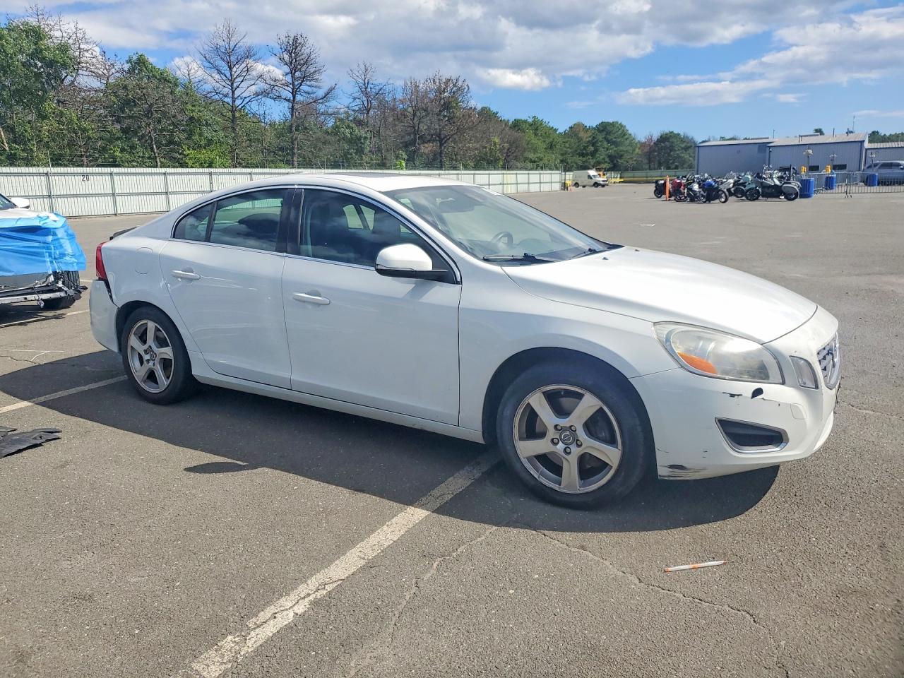 2012 Volvo S60 T5 White vin: YV1622FS3C2046725