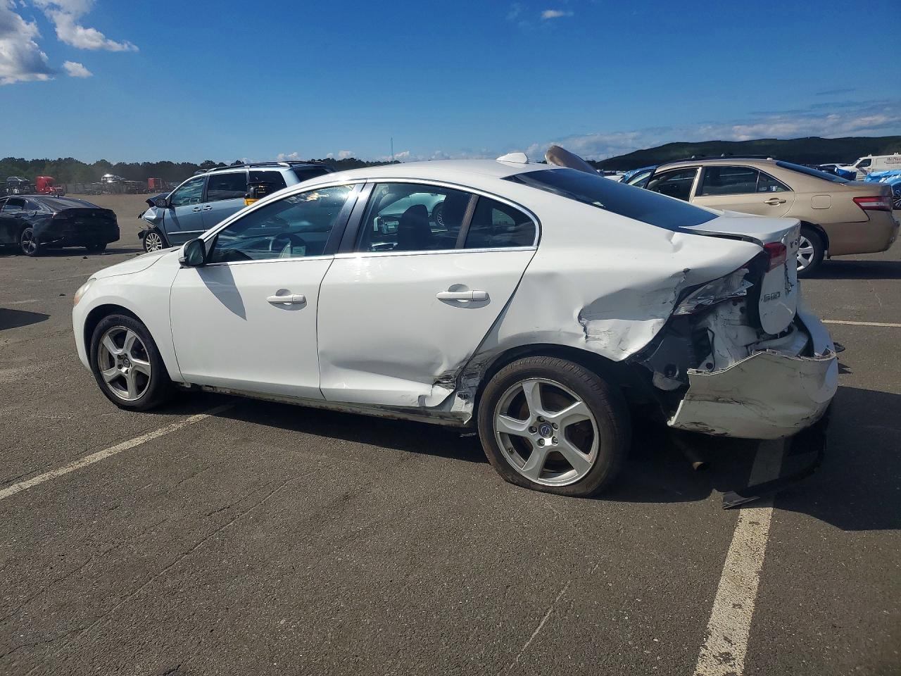 2012 Volvo S60 T5 White vin: YV1622FS3C2046725