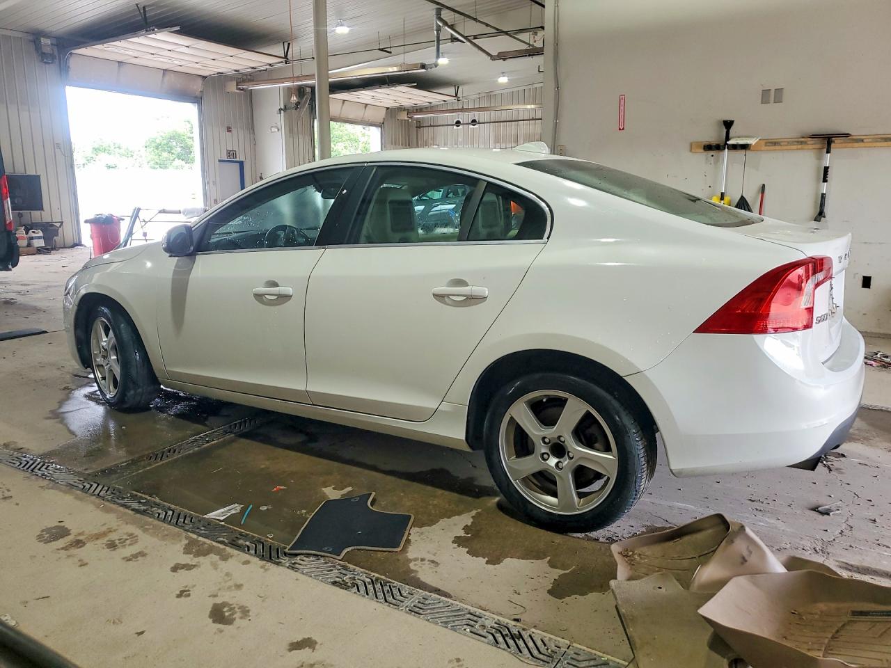 2012 Volvo S60 T5 White vin: YV1622FS3C2054761