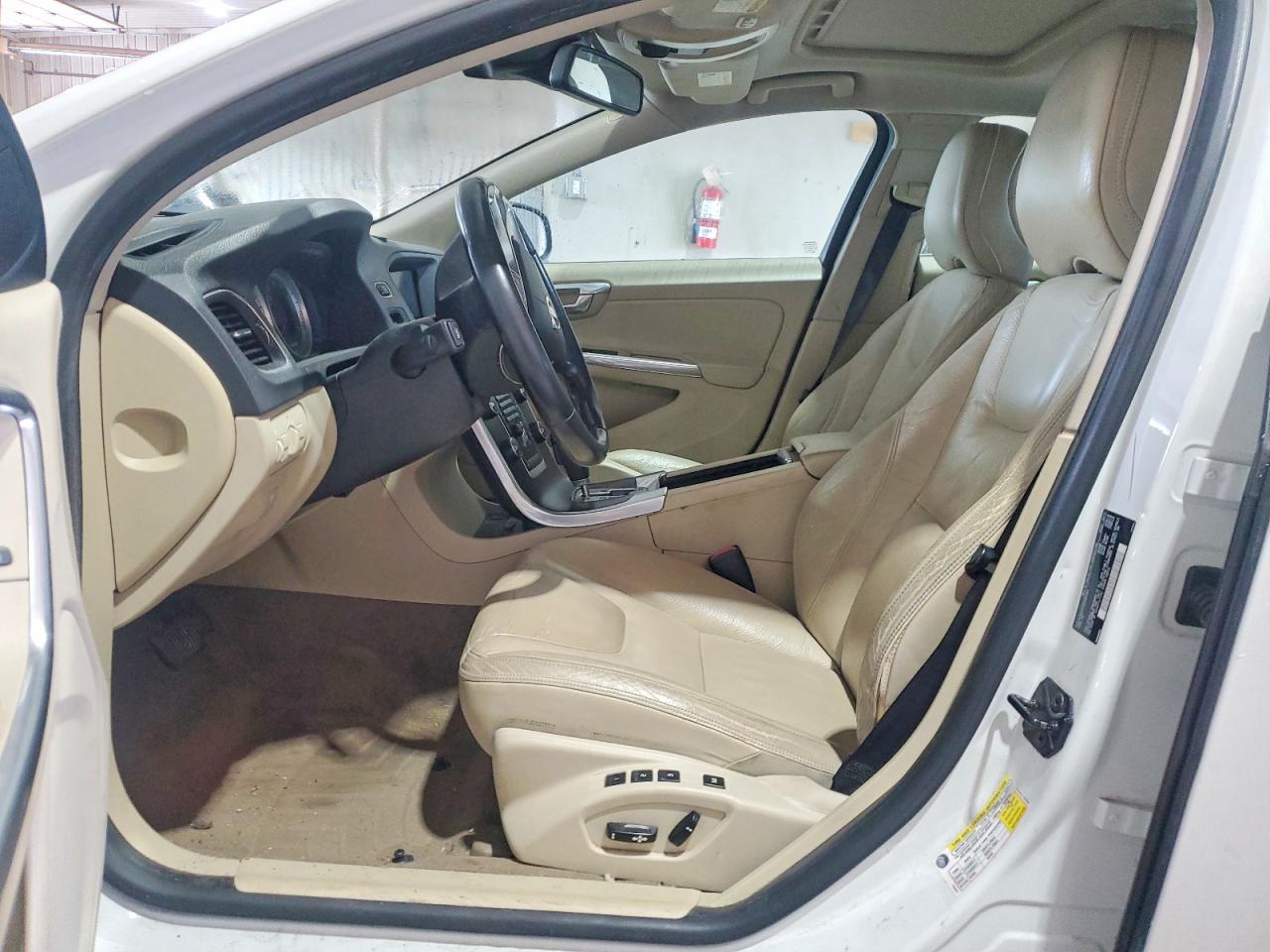 2012 Volvo S60 T5 White vin: YV1622FS3C2054761