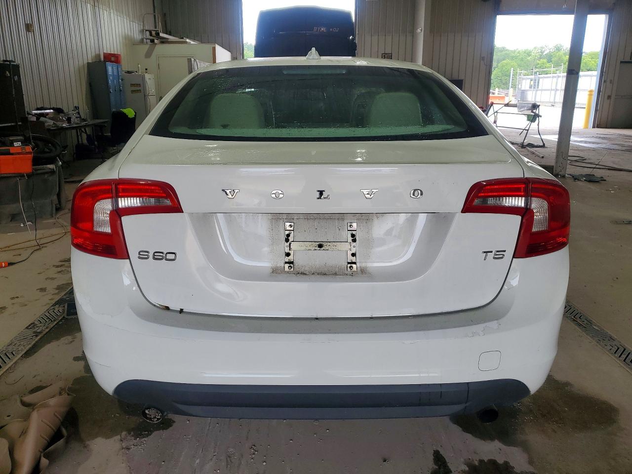 2012 Volvo S60 T5 White vin: YV1622FS3C2054761