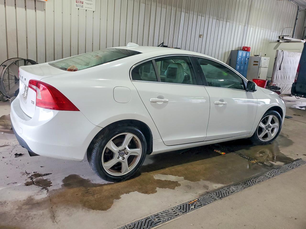 2012 Volvo S60 T5 White vin: YV1622FS3C2054761