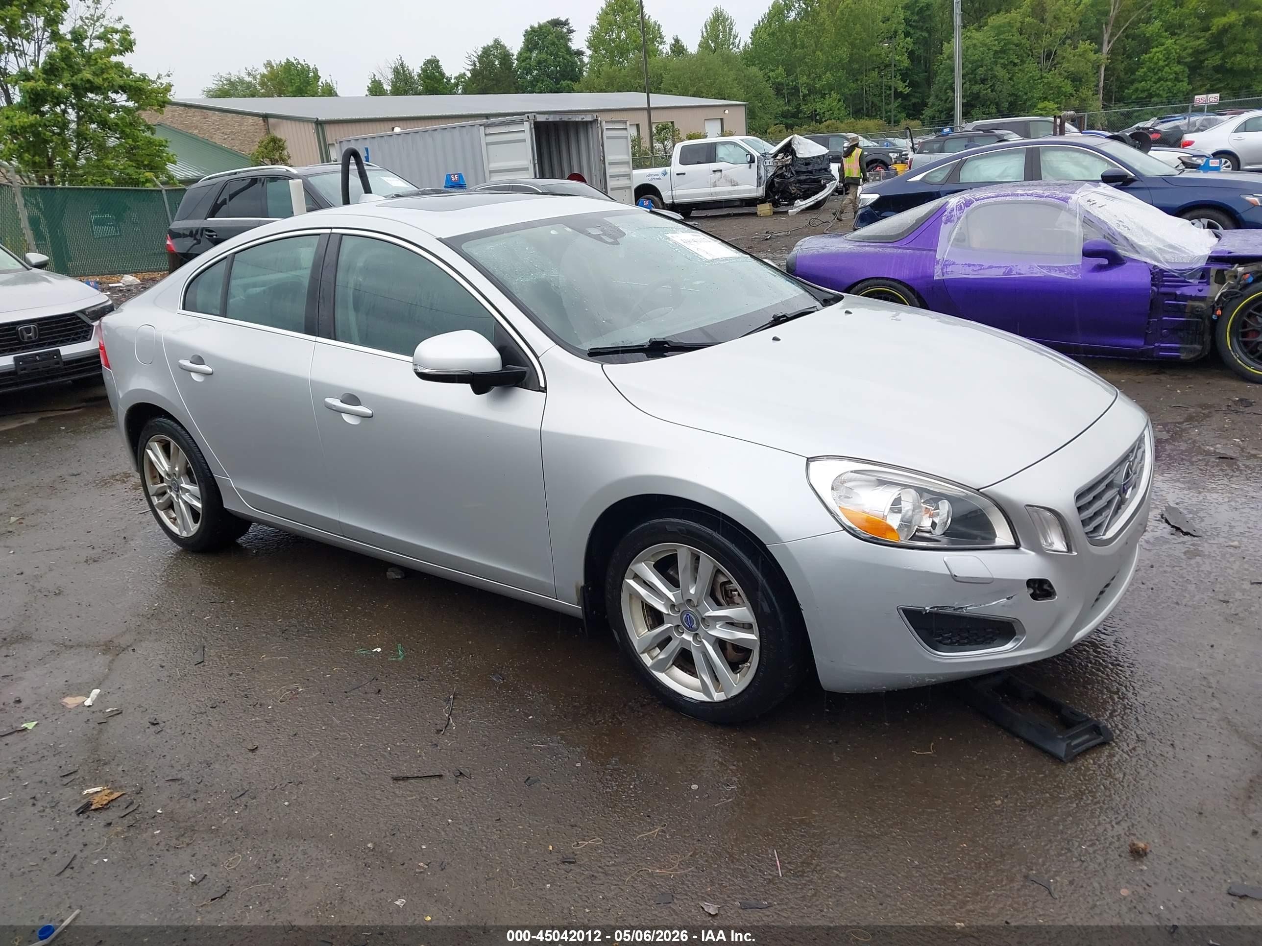 2012 Volvo S60 T5 Silver vin: YV1622FS3C2106907