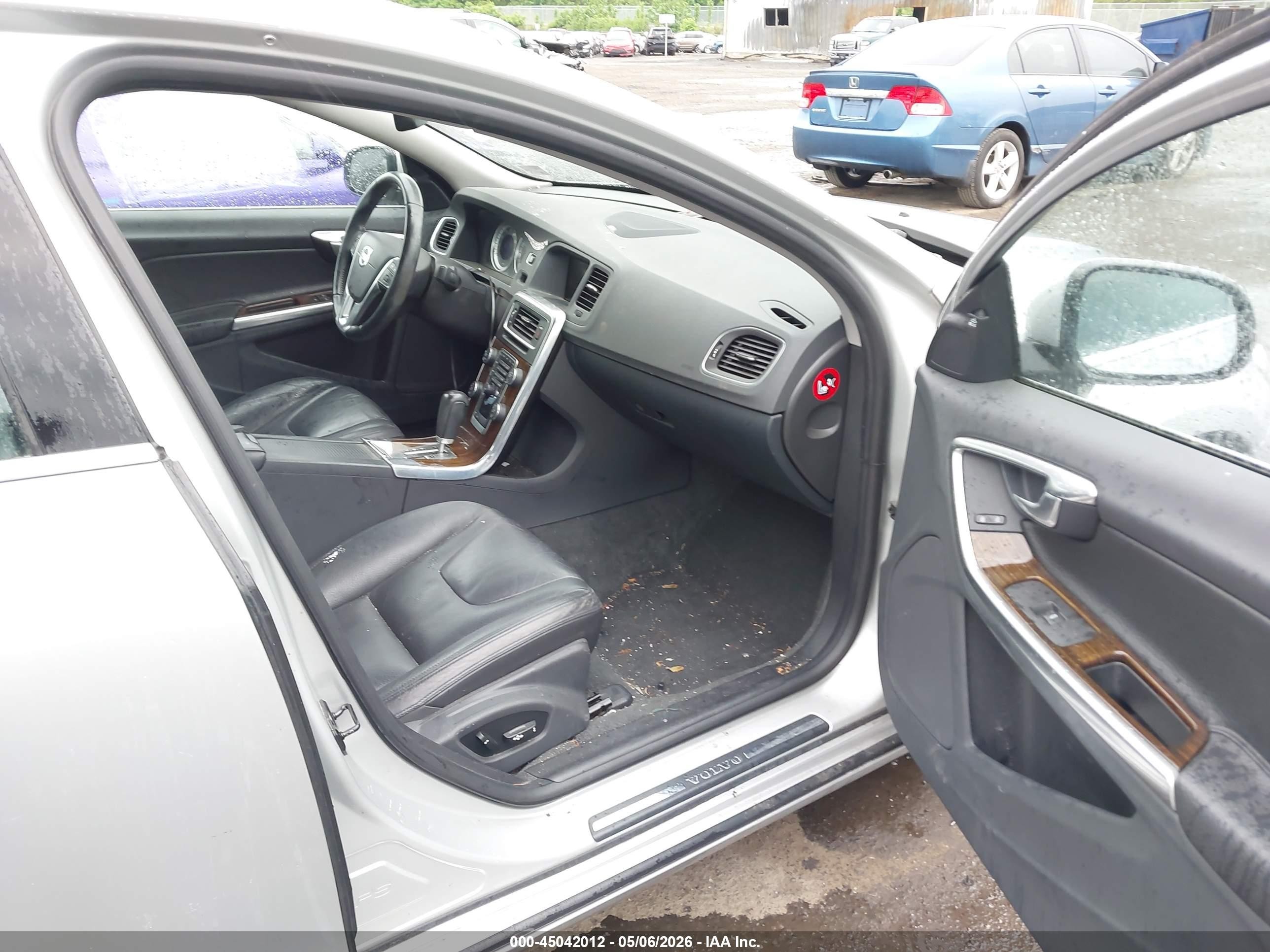 2012 Volvo S60 T5 Silver vin: YV1622FS3C2106907