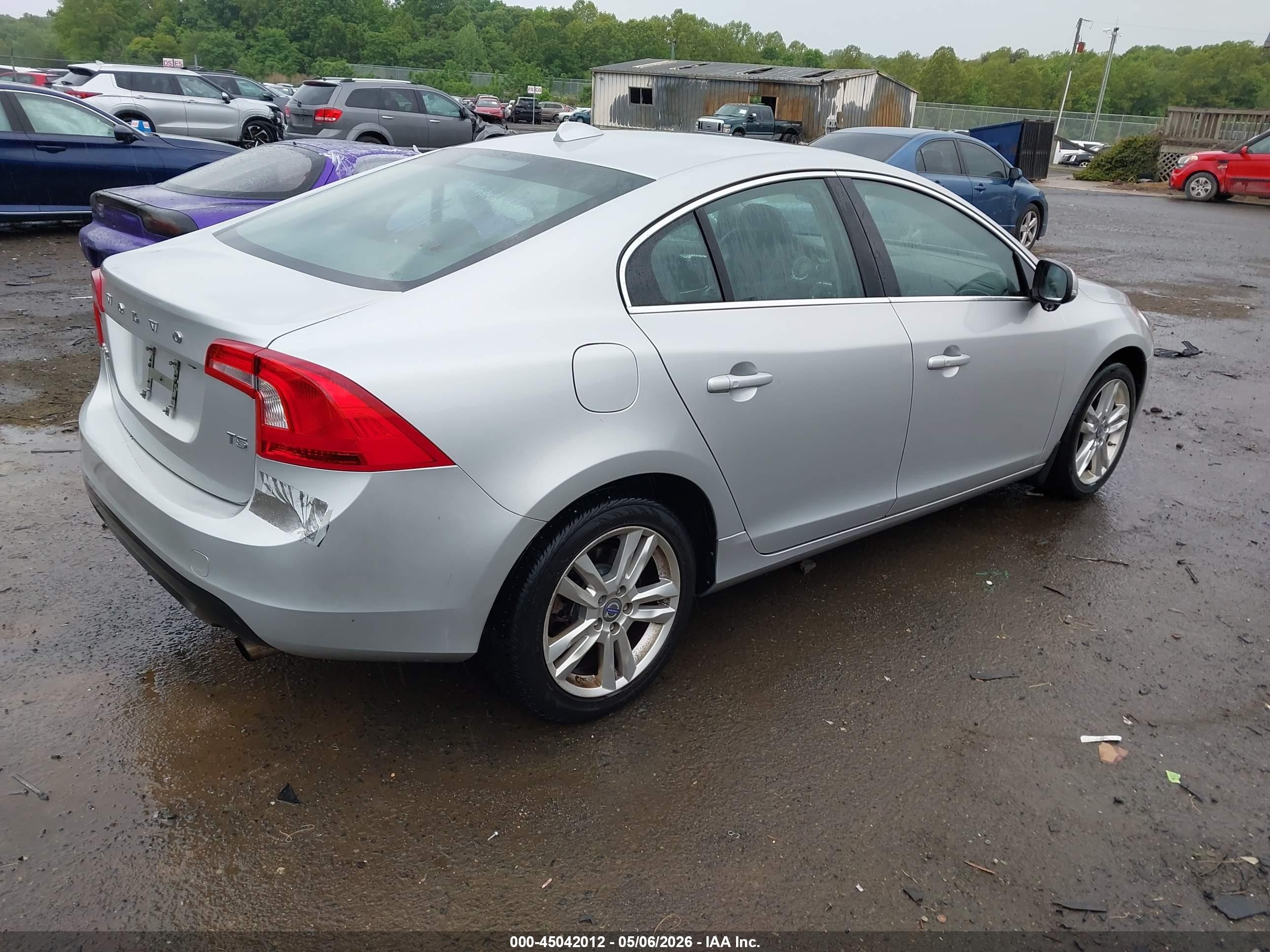 2012 Volvo S60 T5 Silver vin: YV1622FS3C2106907