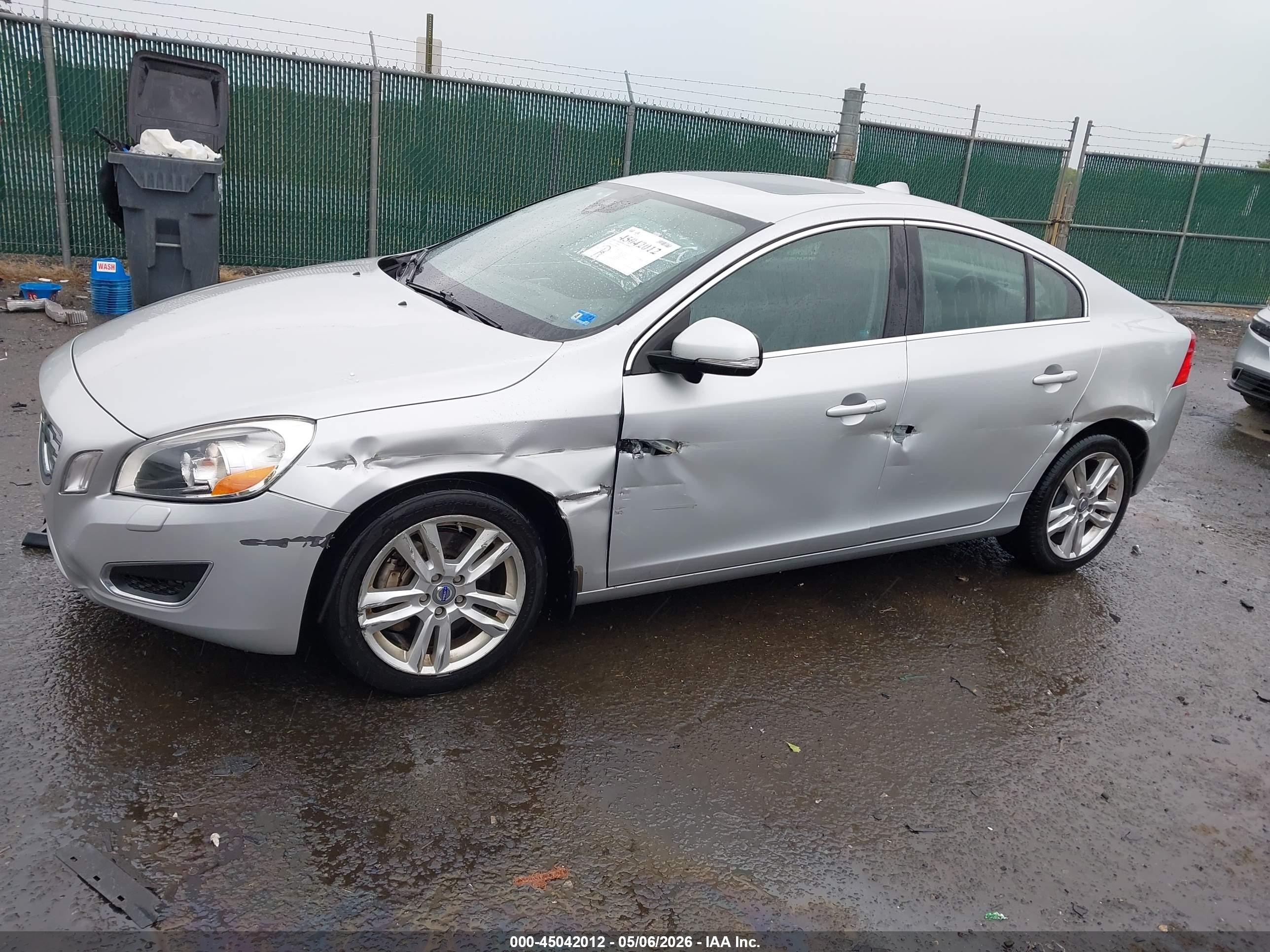 2012 Volvo S60 T5 Silver vin: YV1622FS3C2106907