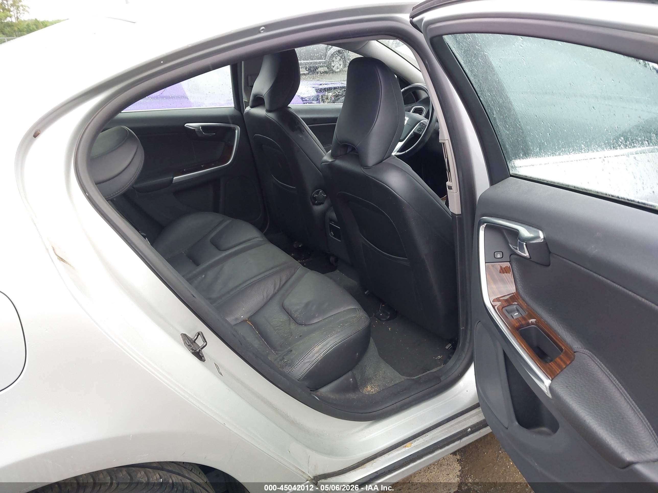 2012 Volvo S60 T5 Silver vin: YV1622FS3C2106907