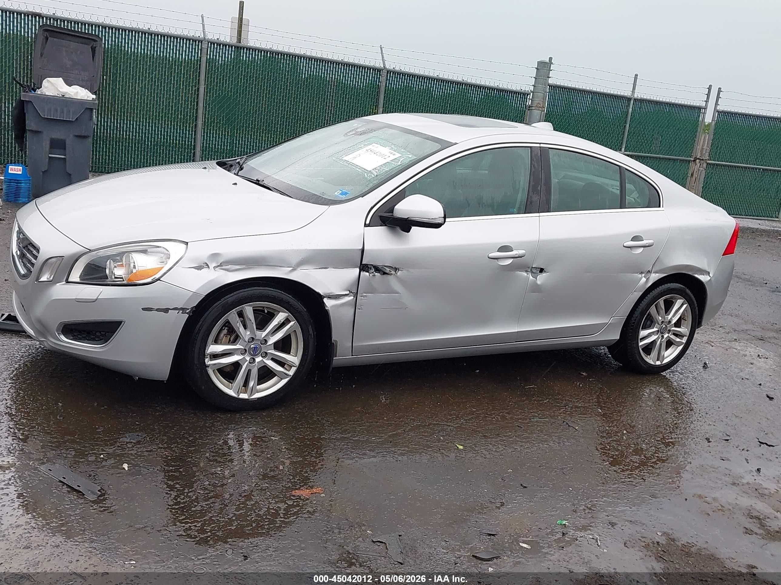 2012 Volvo S60 T5 Silver vin: YV1622FS3C2106907