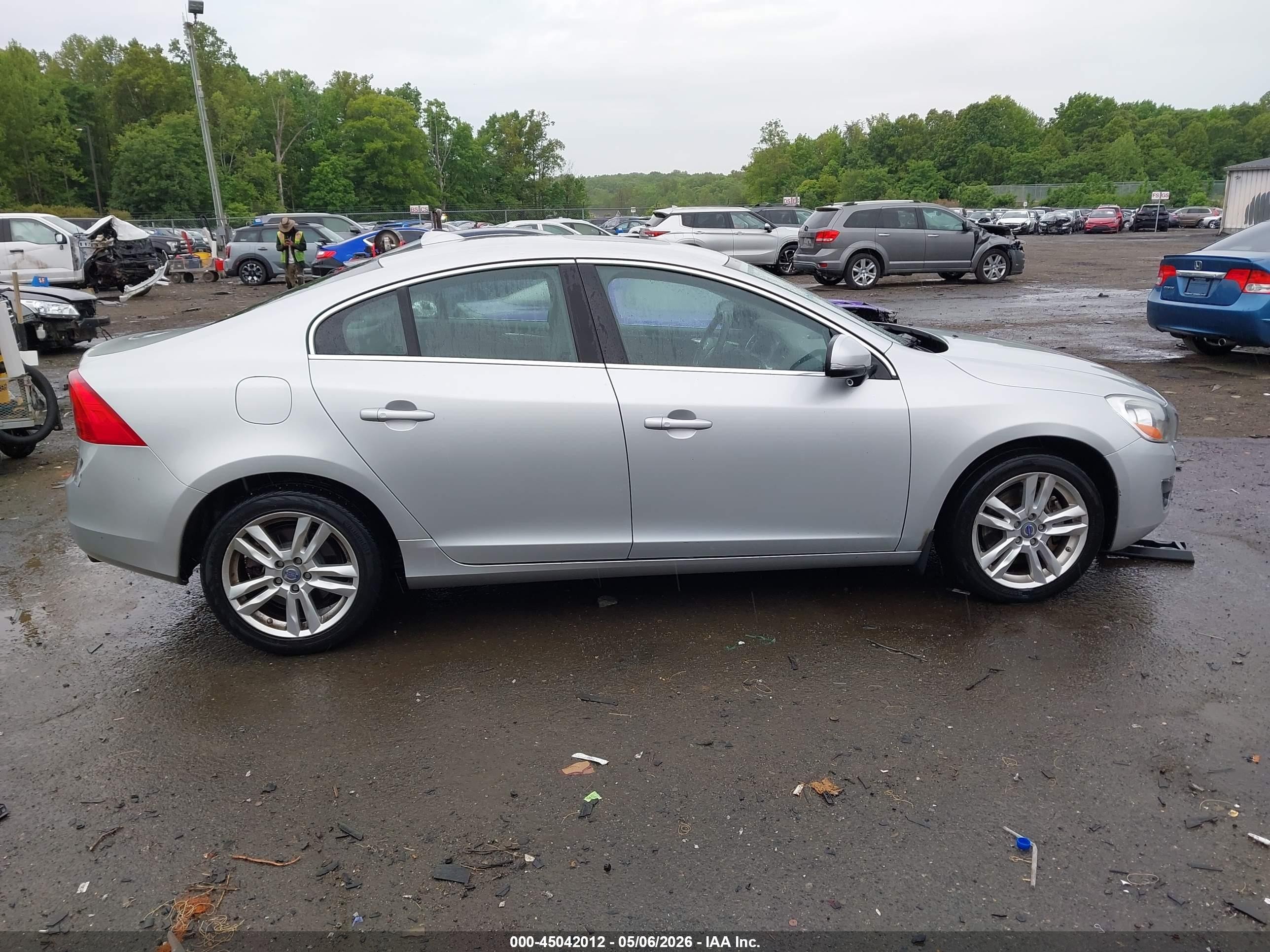 2012 Volvo S60 T5 Silver vin: YV1622FS3C2106907