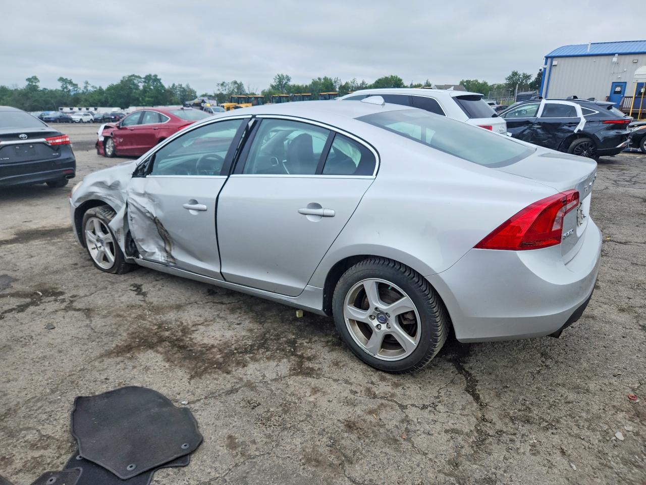 2012 Volvo S60 T5 Silver vin: YV1622FS3C2119057