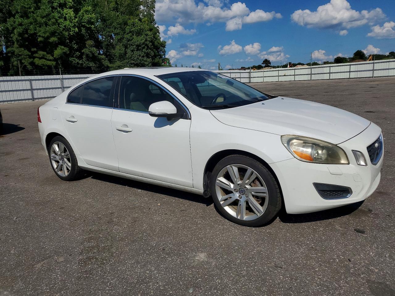 2012 Volvo S60 T5 White vin: YV1622FS3C2129796