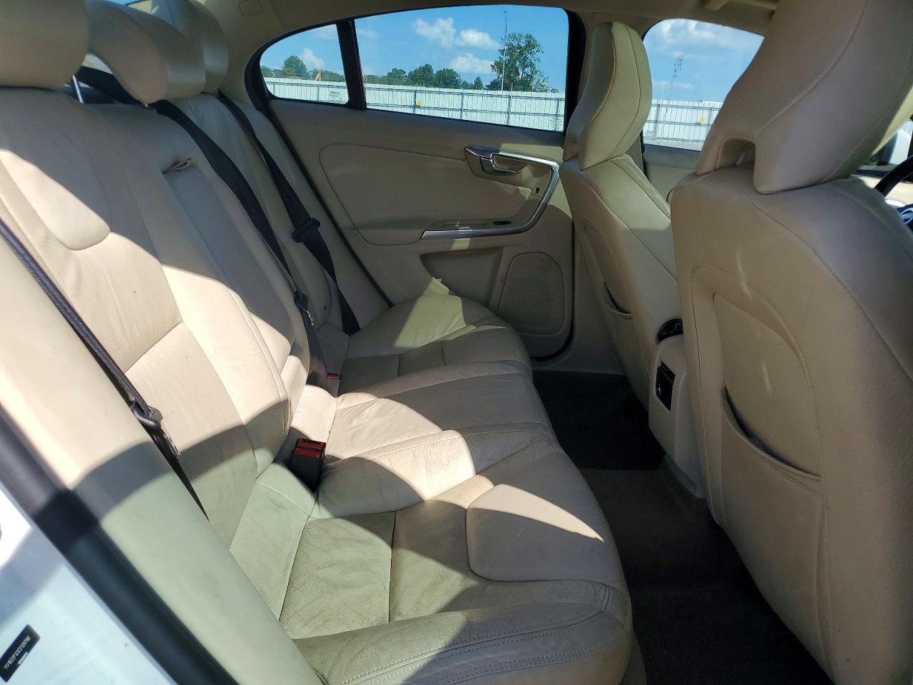 2012 Volvo S60 T5 White vin: YV1622FS3C2129796