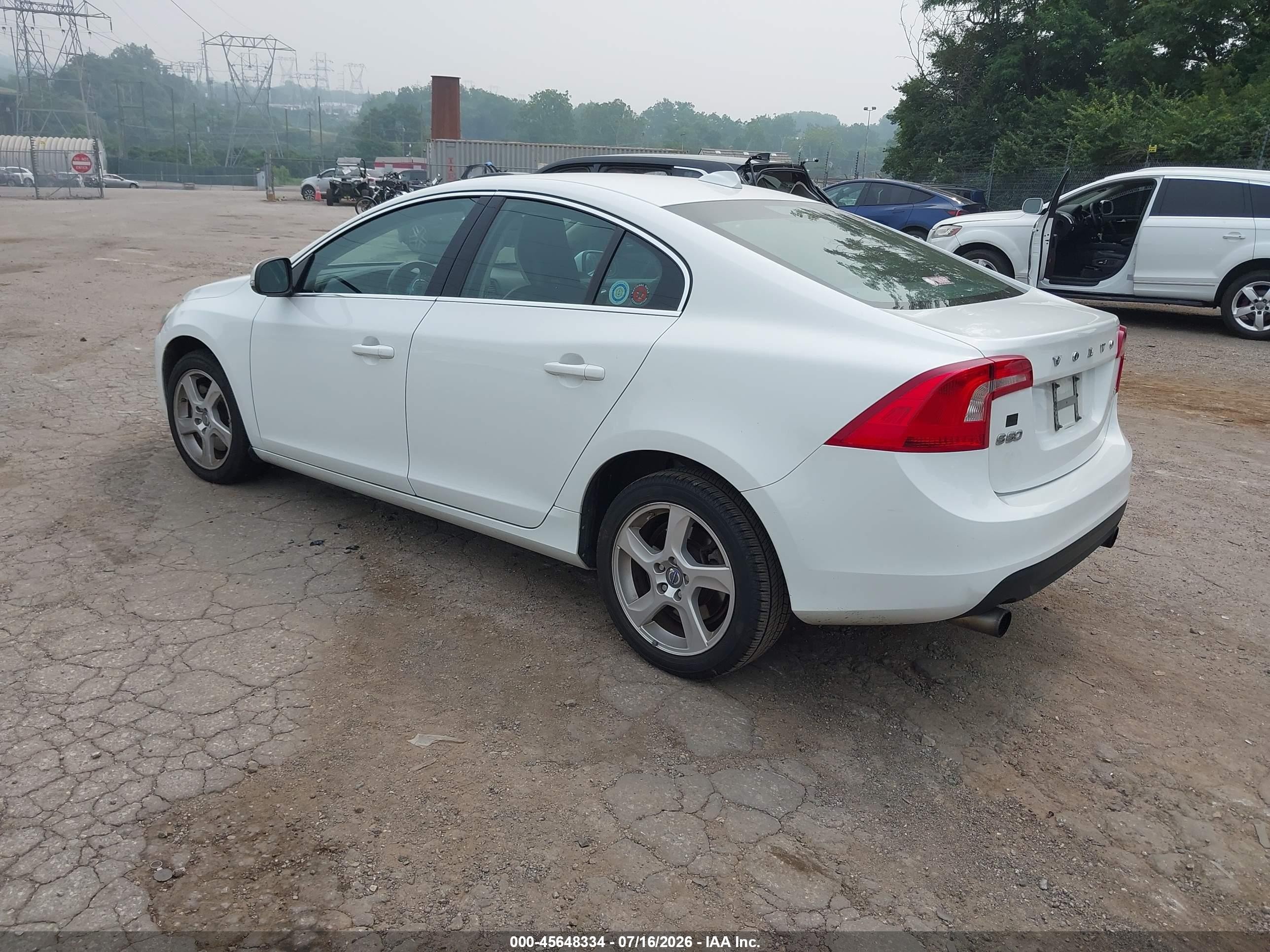 2012 Volvo S60 T5/t5 W/moonroof White vin: YV1622FS3C2132522