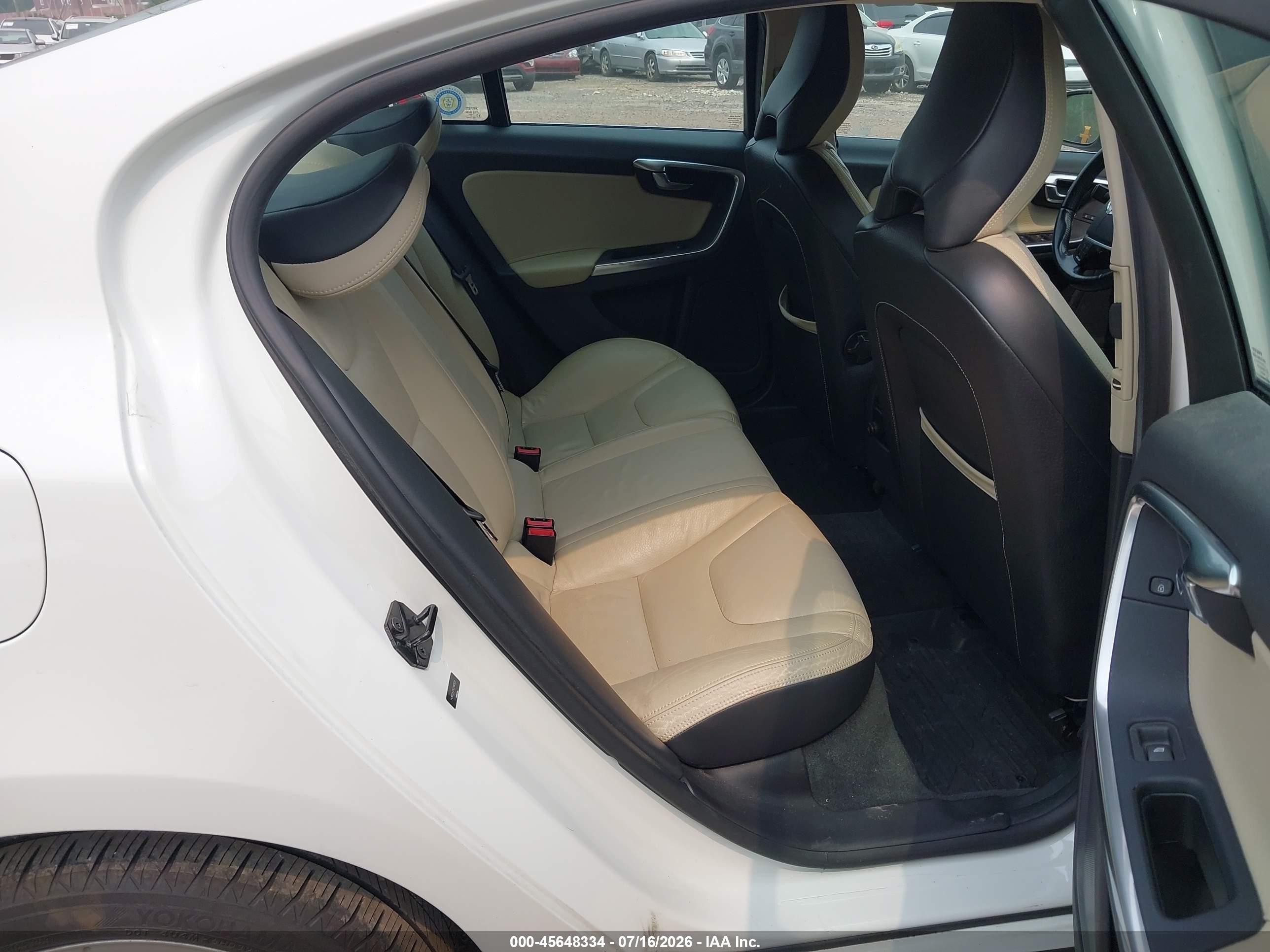 2012 Volvo S60 T5/t5 W/moonroof White vin: YV1622FS3C2132522