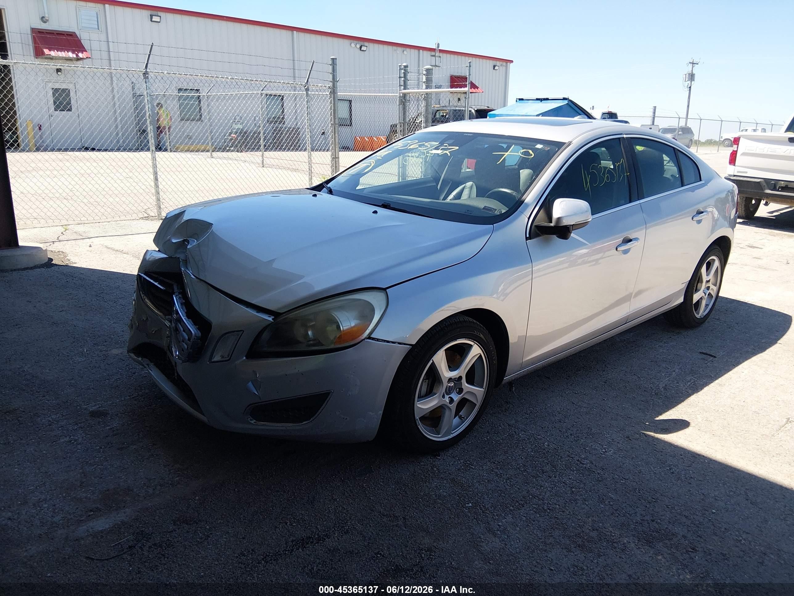 2012 Volvo S60 T5 Silver vin: YV1622FS4C2036477
