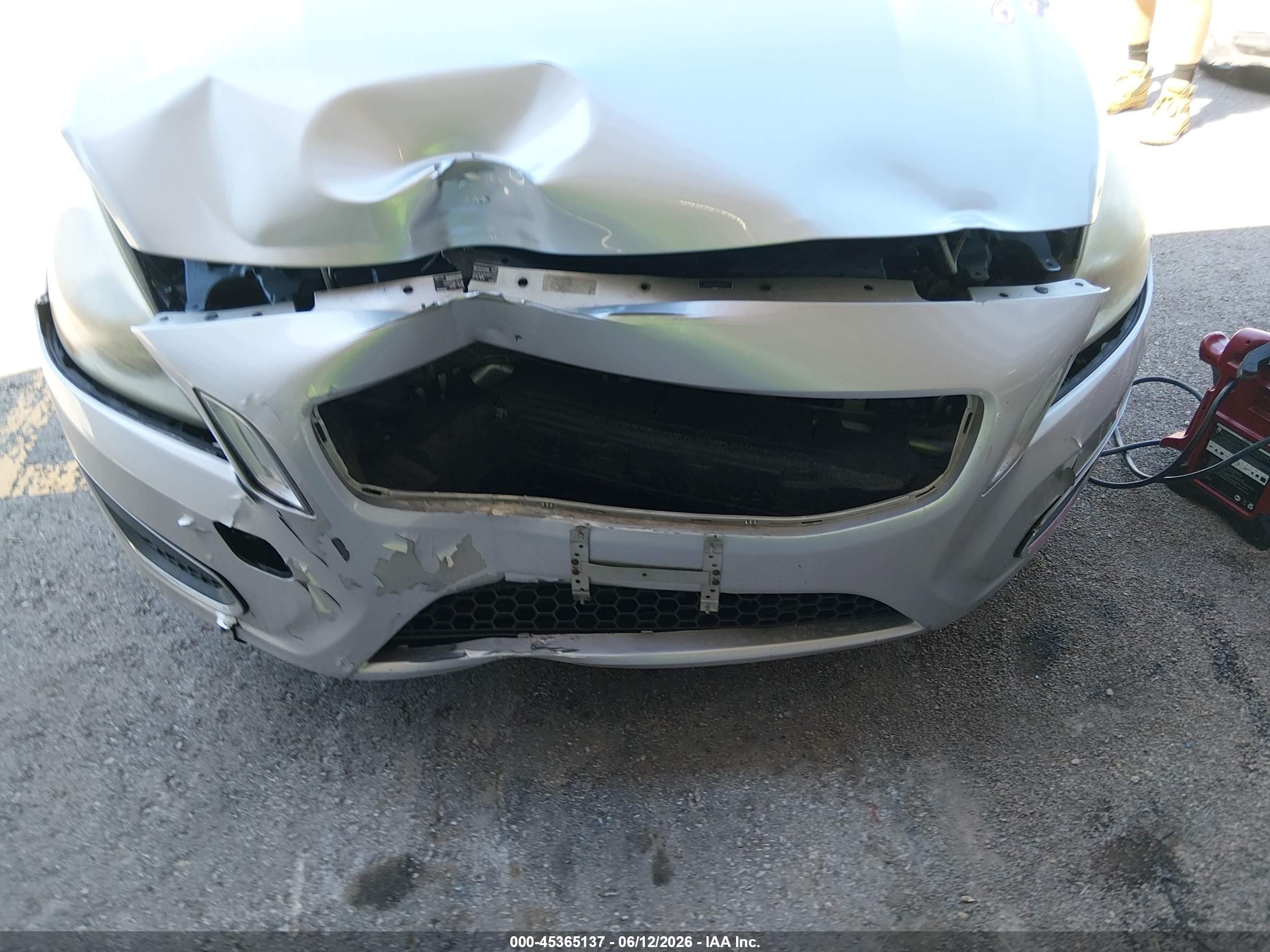2012 Volvo S60 T5 Silver vin: YV1622FS4C2036477