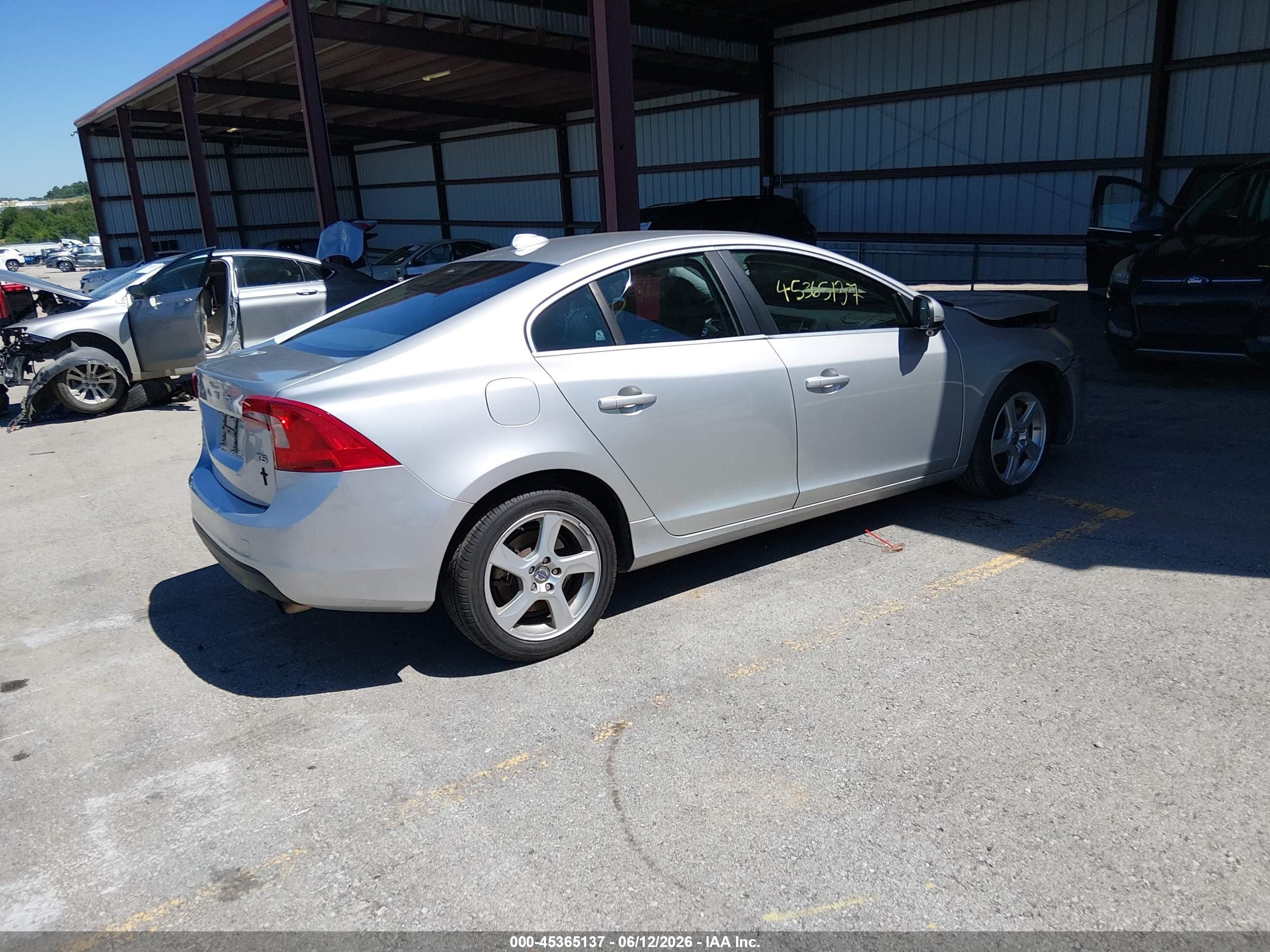 2012 Volvo S60 T5 Silver vin: YV1622FS4C2036477