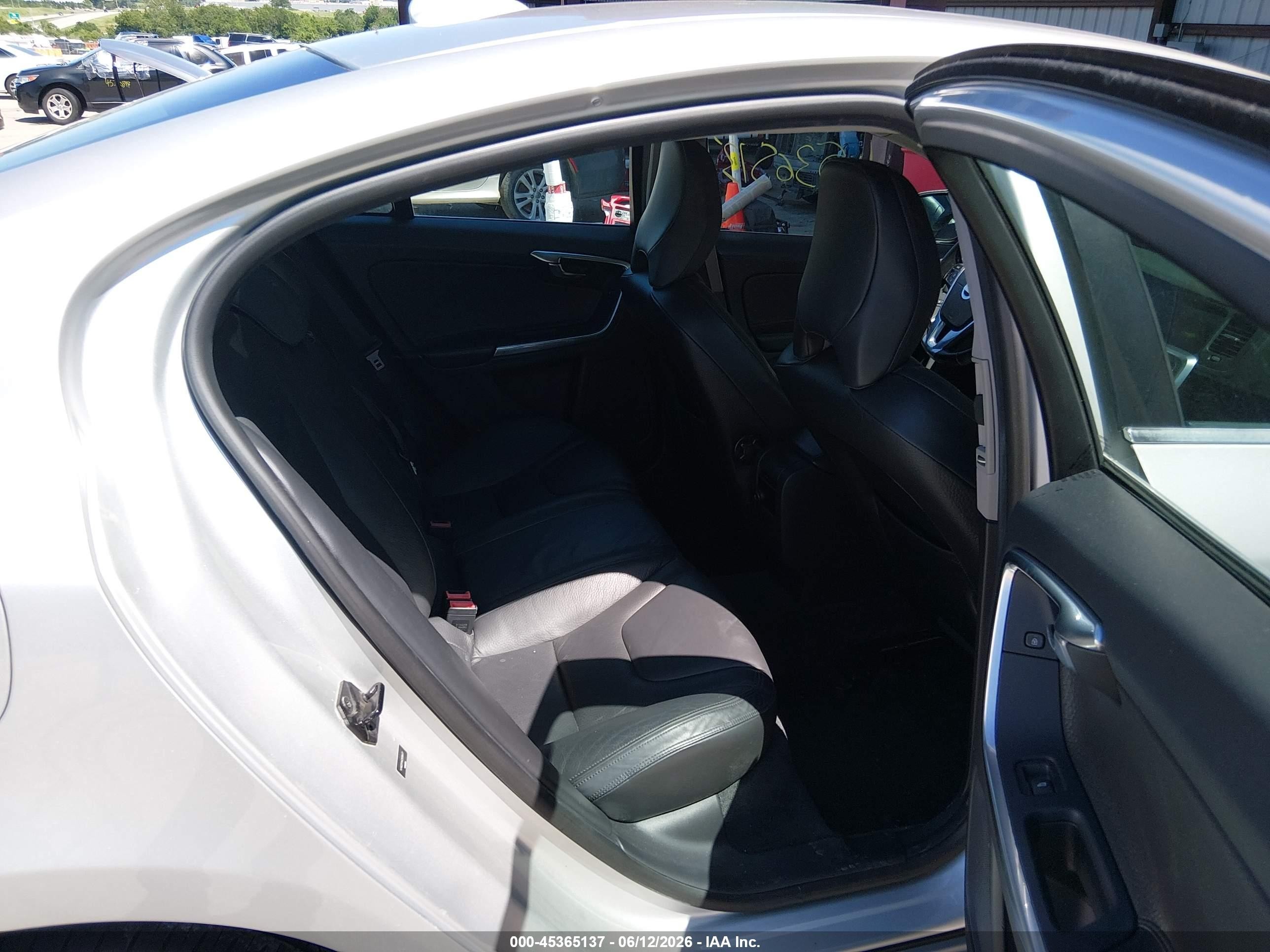 2012 Volvo S60 T5 Silver vin: YV1622FS4C2036477