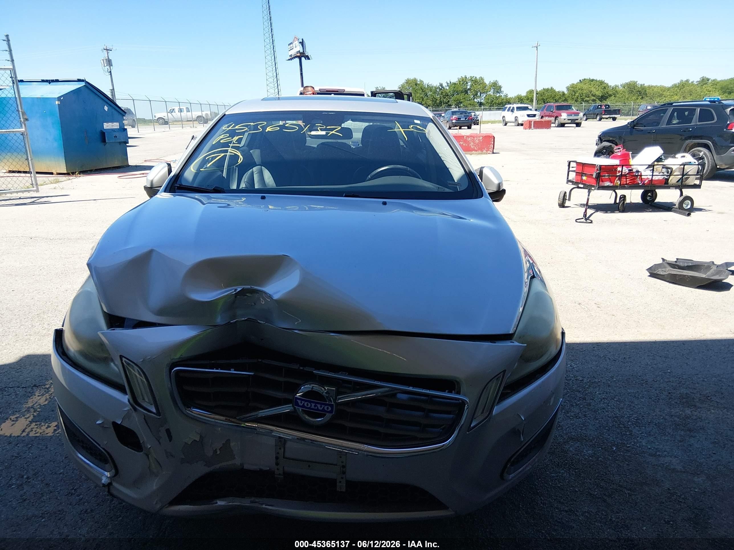 2012 Volvo S60 T5 Silver vin: YV1622FS4C2036477